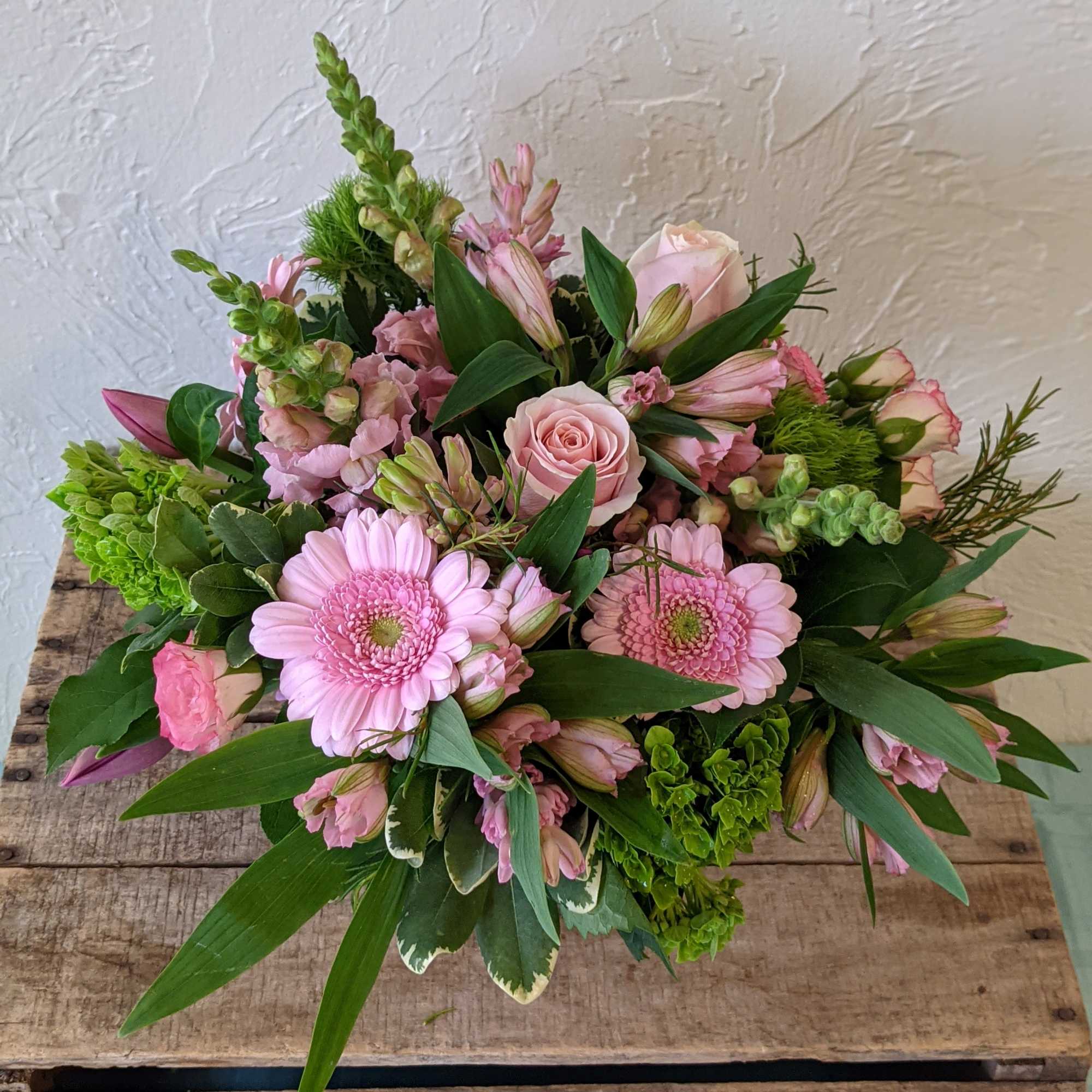 Pick the color and leave the flowers up to us with our