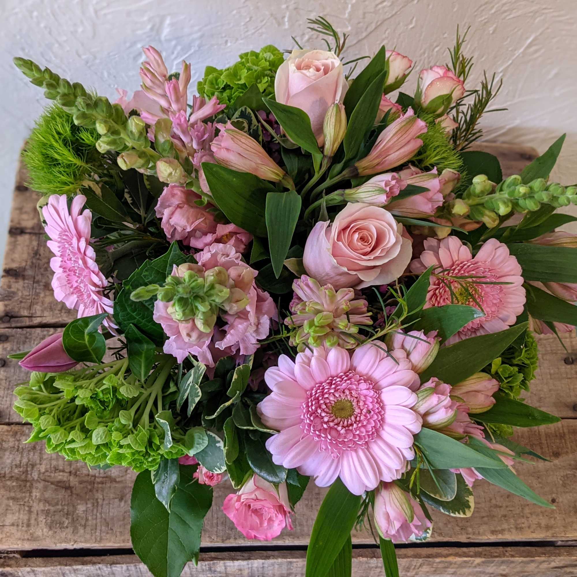 Pick the color and leave the flowers up to us with our