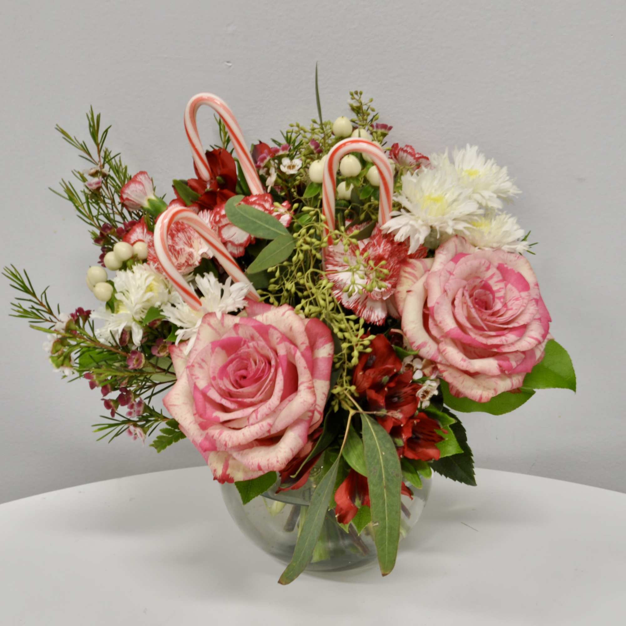 The "Peppermint Smoothie" arrangement is a delightful holiday treat for the eyes!