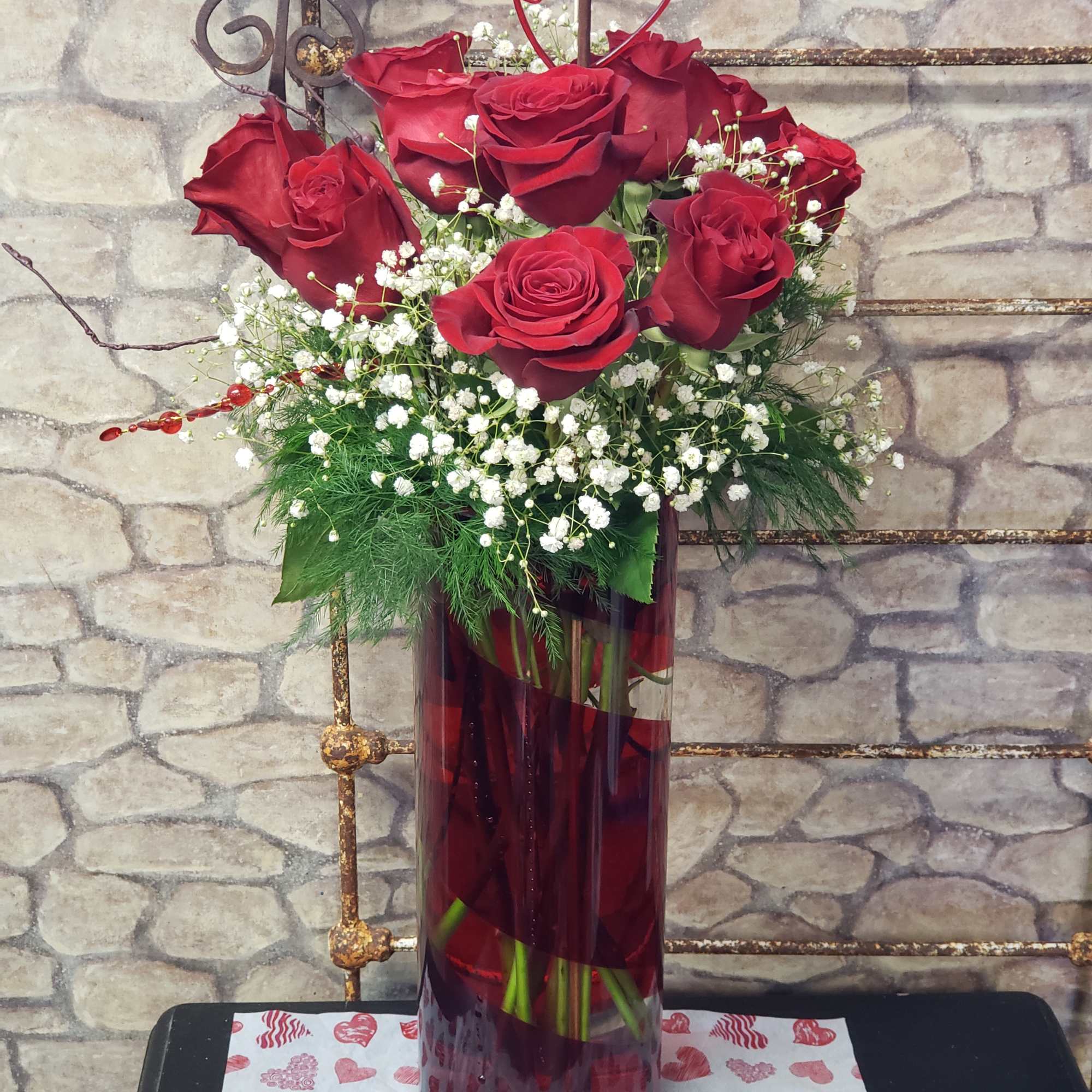 This show stopper of a design &amp; Keepsake glass vase will make