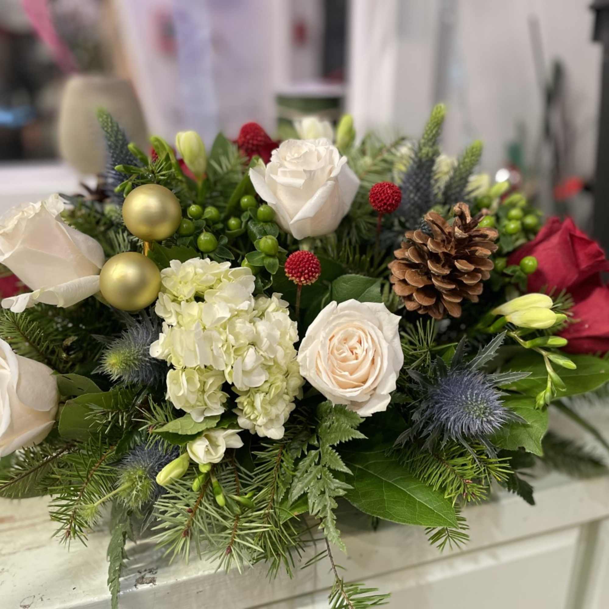 Table centerpiece for 2-4 place settings - Overall about 18 inches long