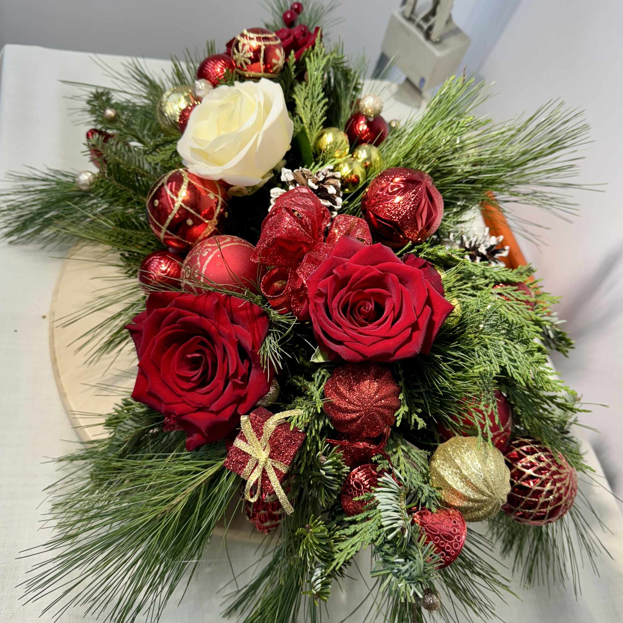 Bring the spirit of the holiday season indoors with this beautiful arrangement.