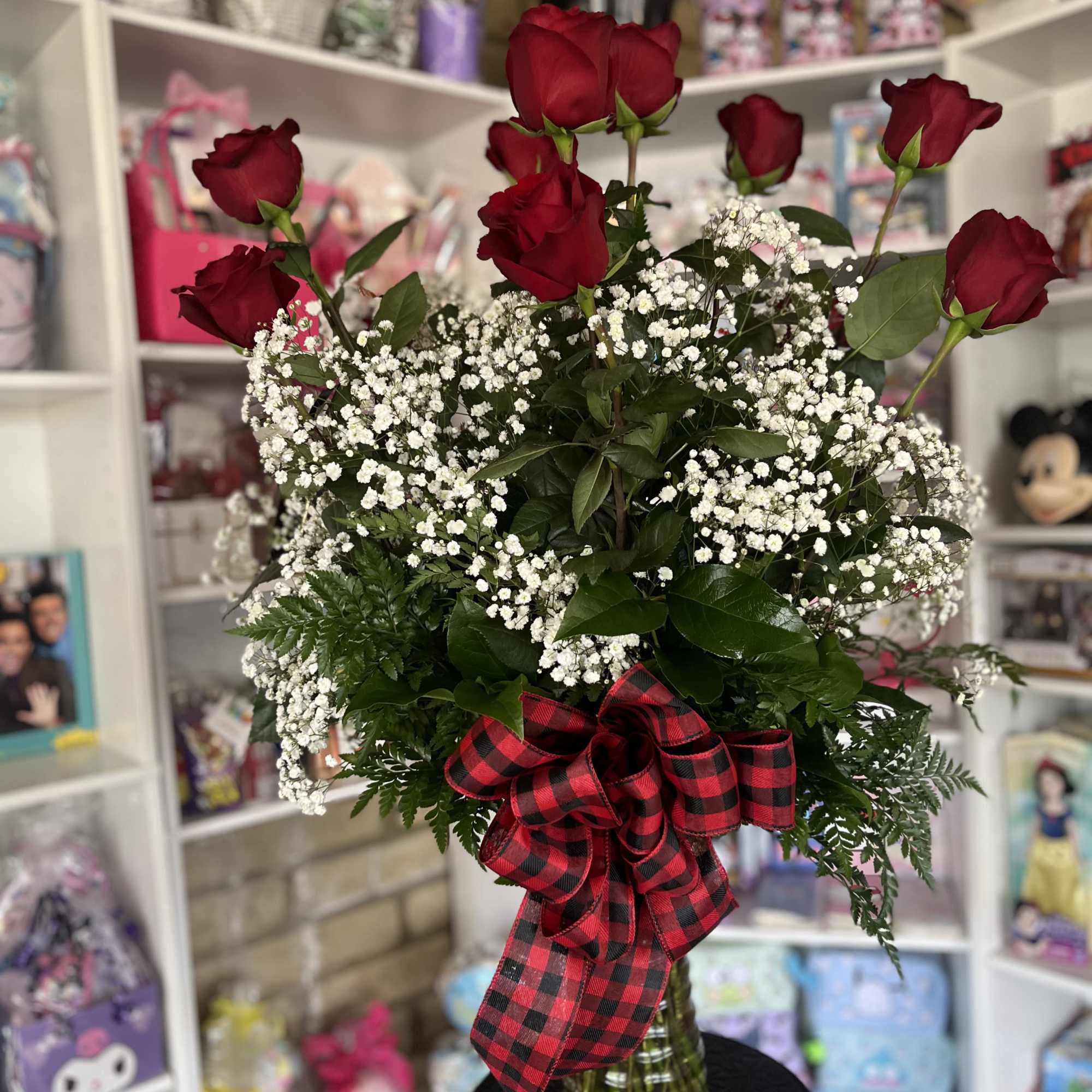 fresh 12 red roses 