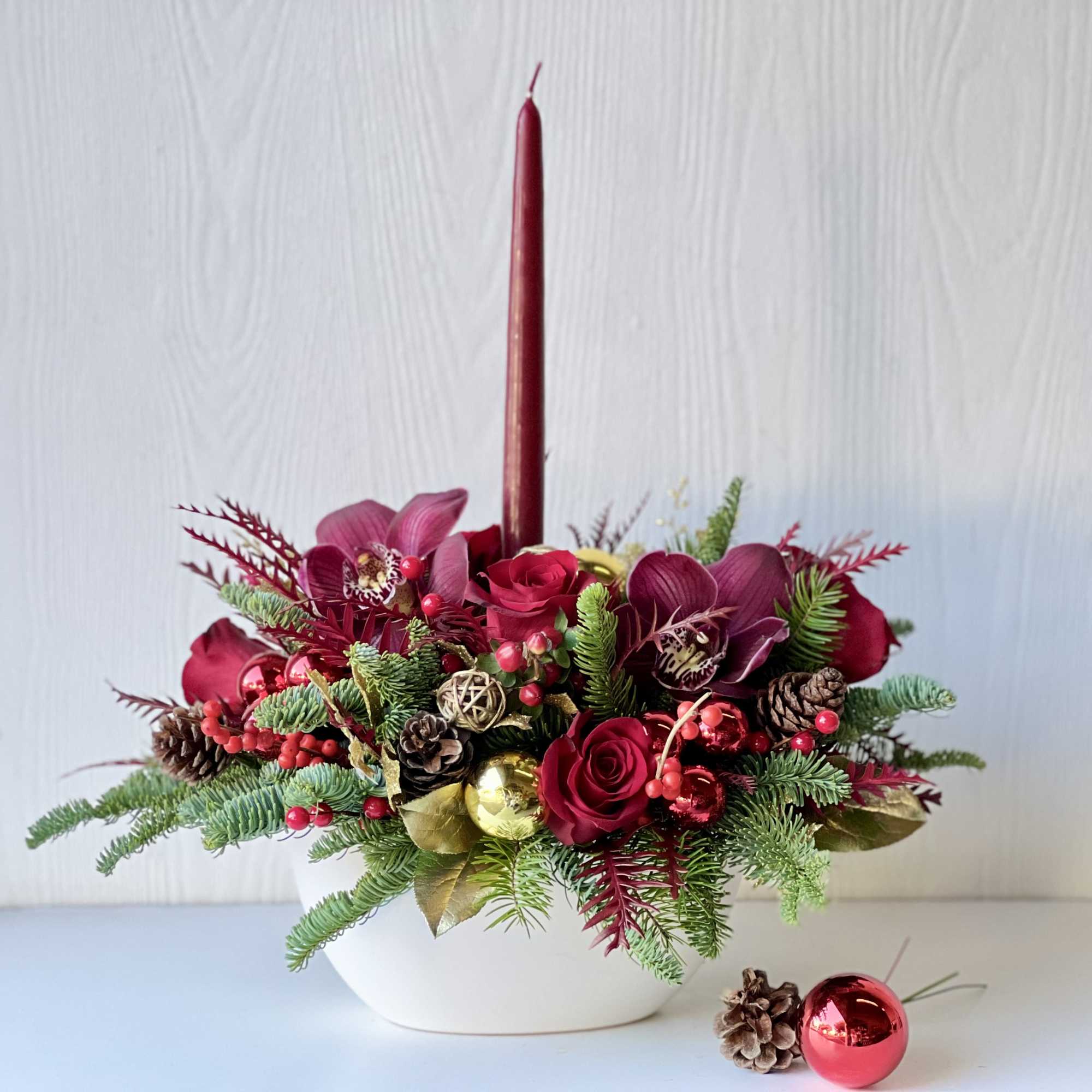 Illuminate your holiday table with our Christmas Glow Centerpiece, a luxurious blend