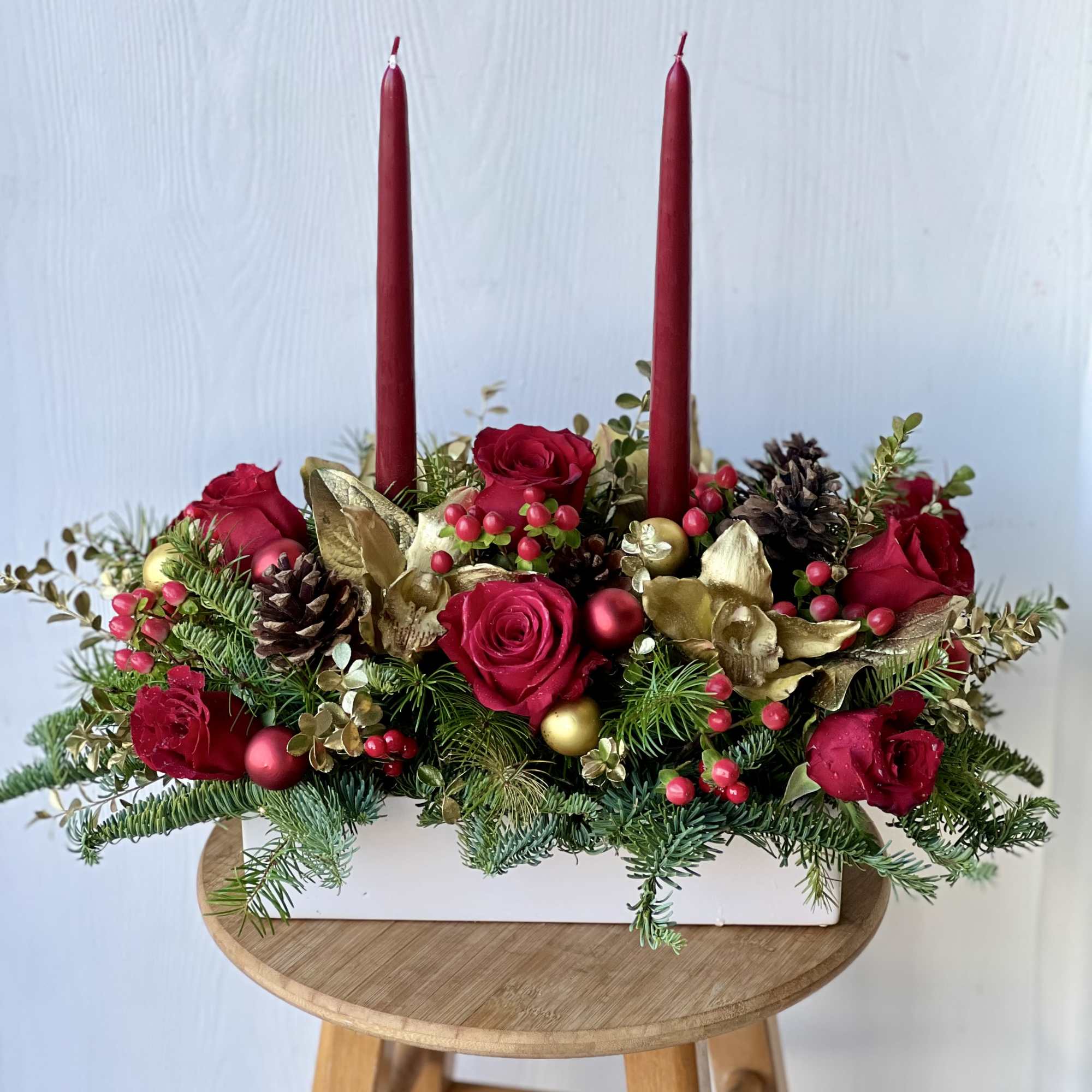 Illuminate your holiday table with our Christmas Glow Centerpiece, a luxurious blend