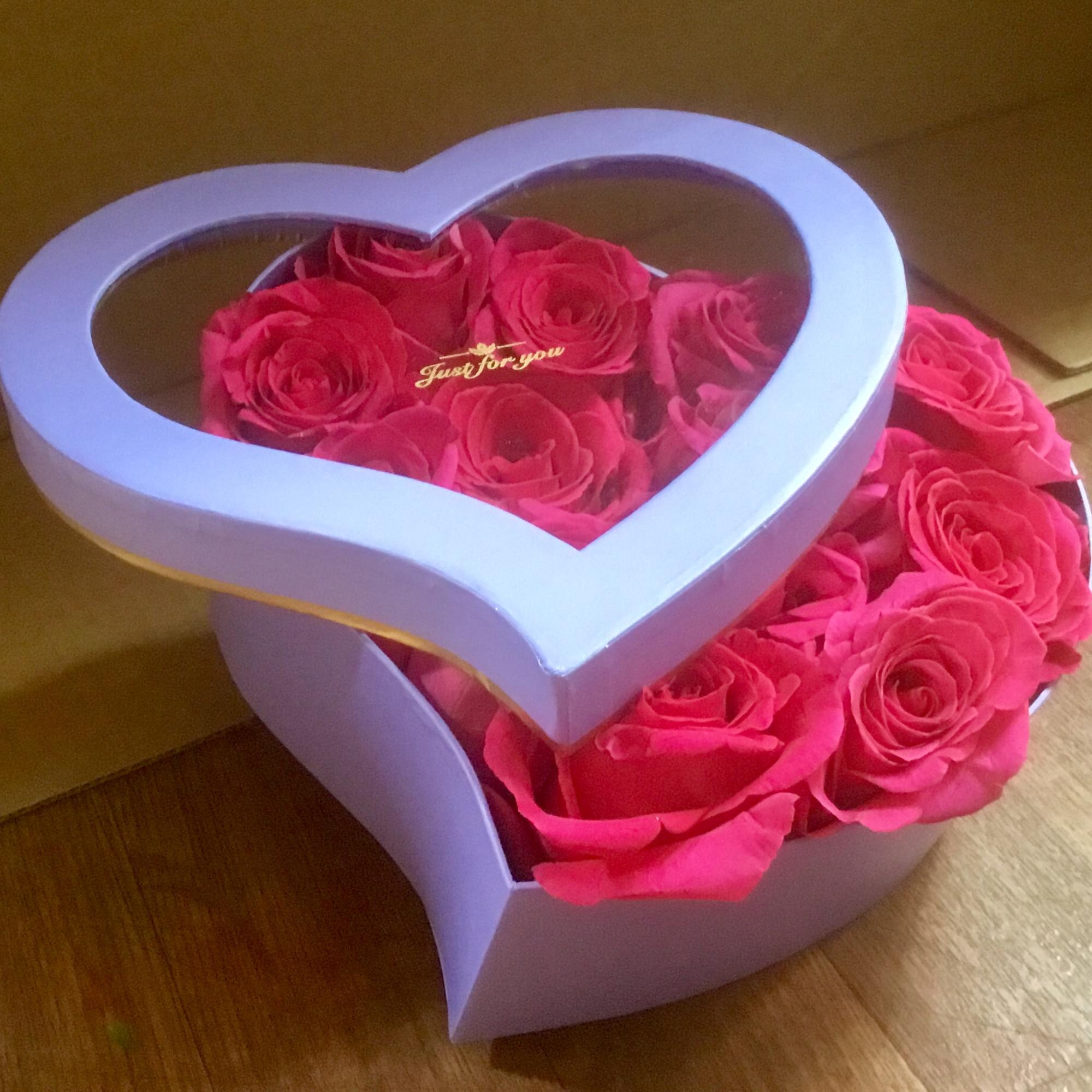 Heart Box of Roses: Flower Delivery San Francisco
Make a romantic impression with