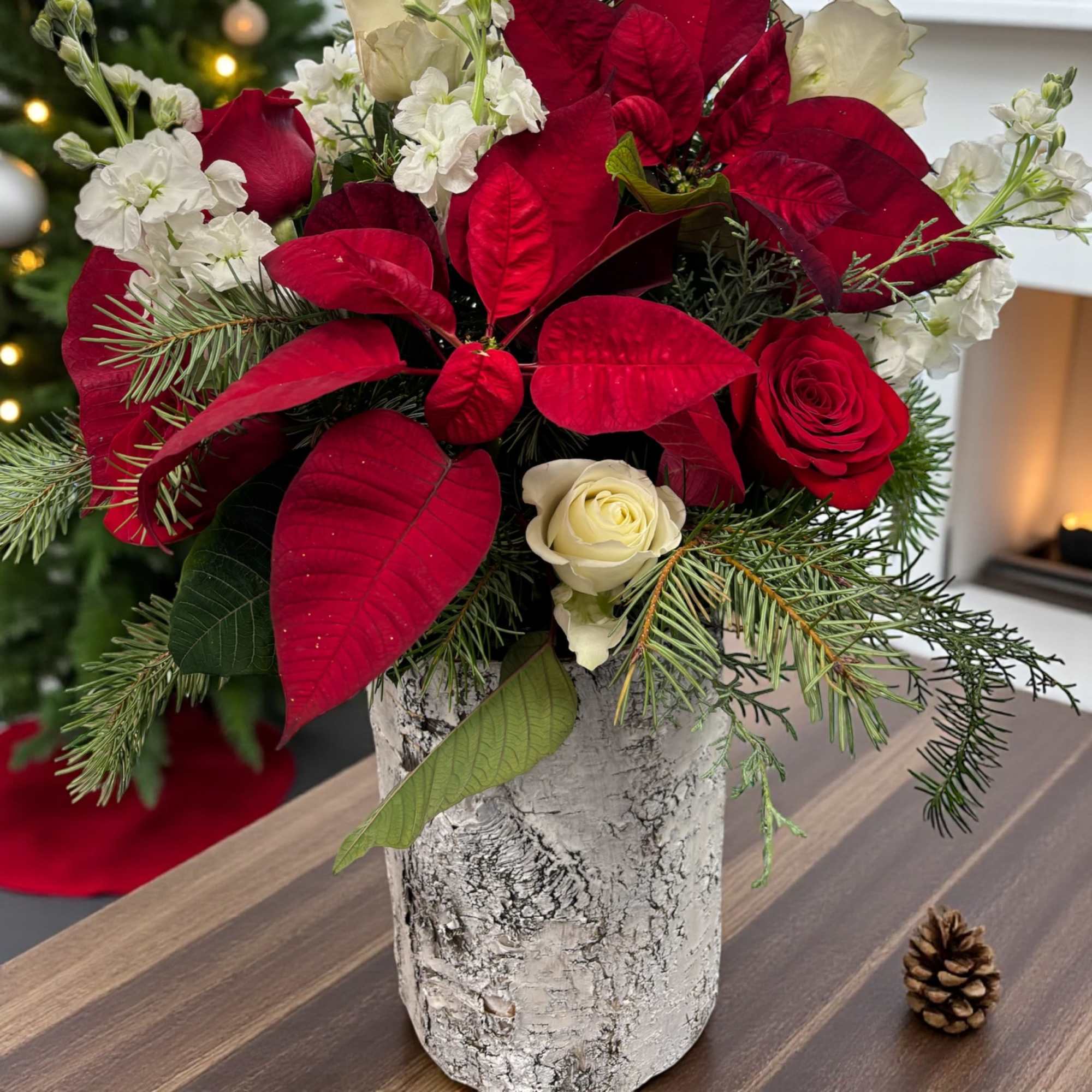 This beautiful design reminds us of Christmas seasons of old with the