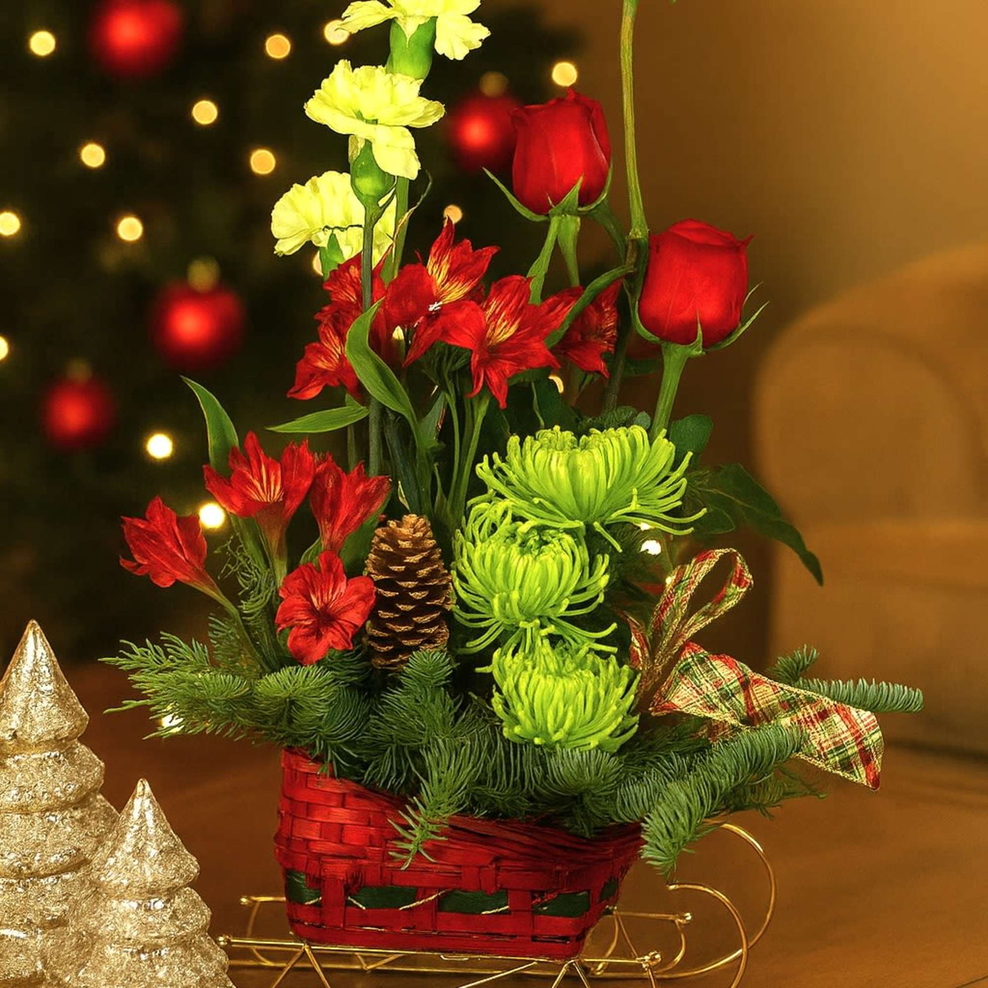 Perfect Christmas Greeting Arrangement

Send holiday wishes with heart and style! Our Perfect