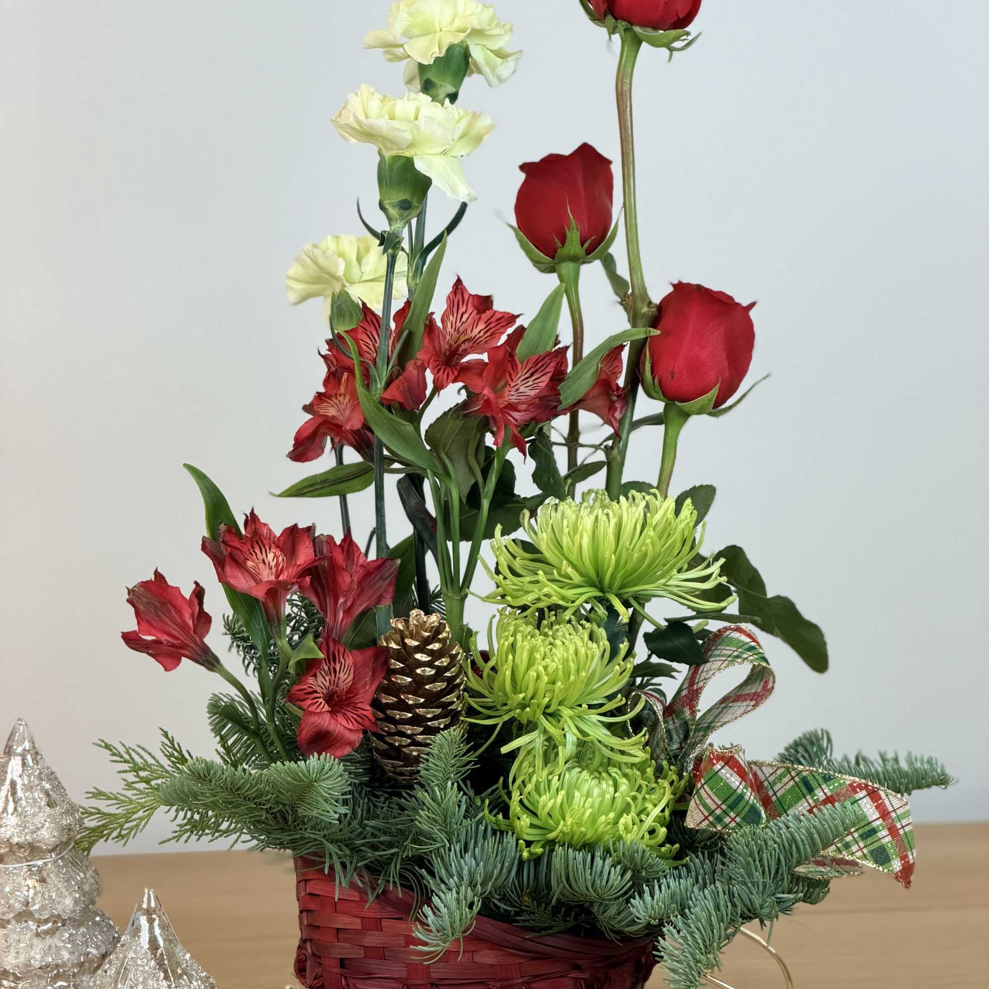 Perfect Christmas Greeting Arrangement

Send holiday wishes with heart and style! Our Perfect