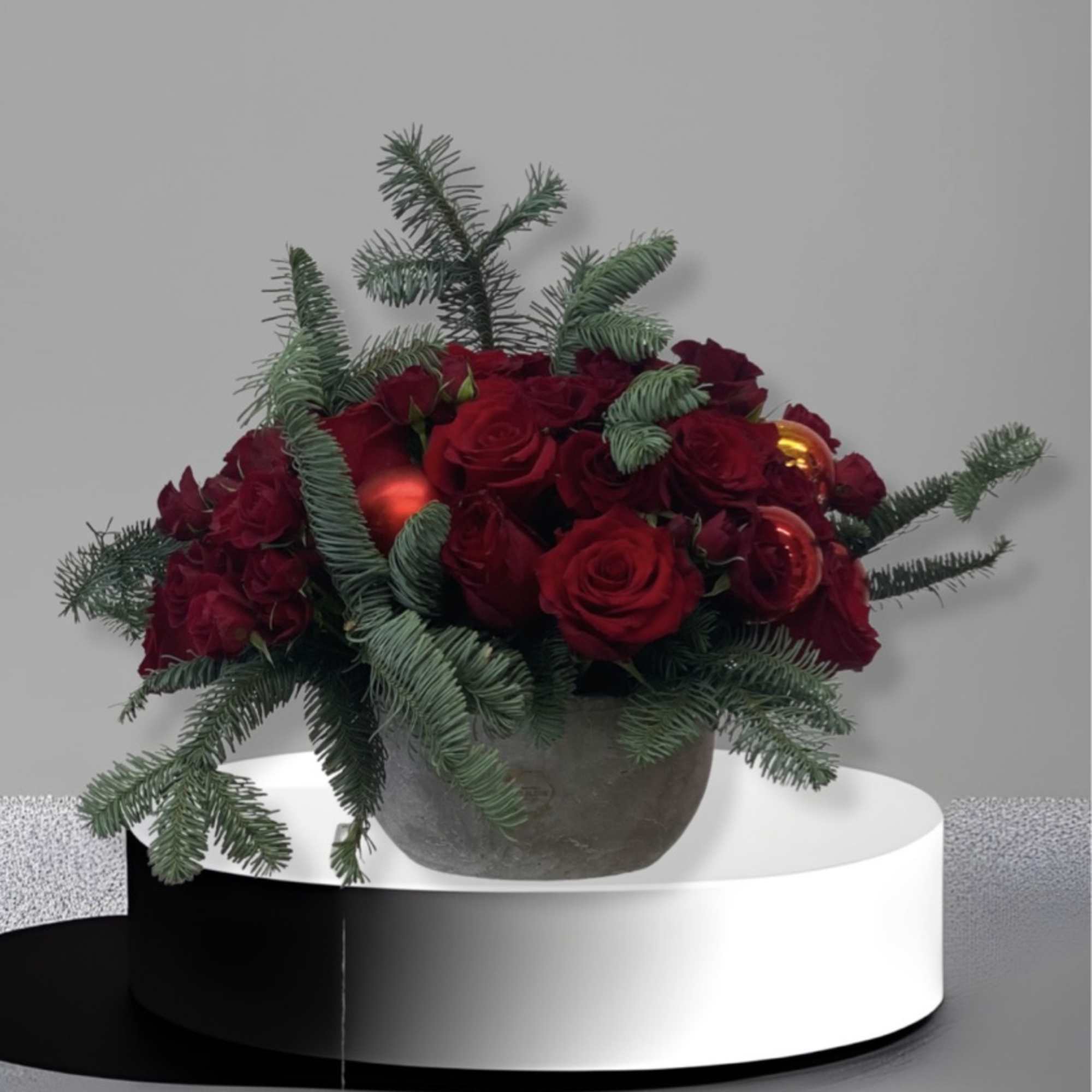 This elegant arrangement will set a holiday tone for any home or