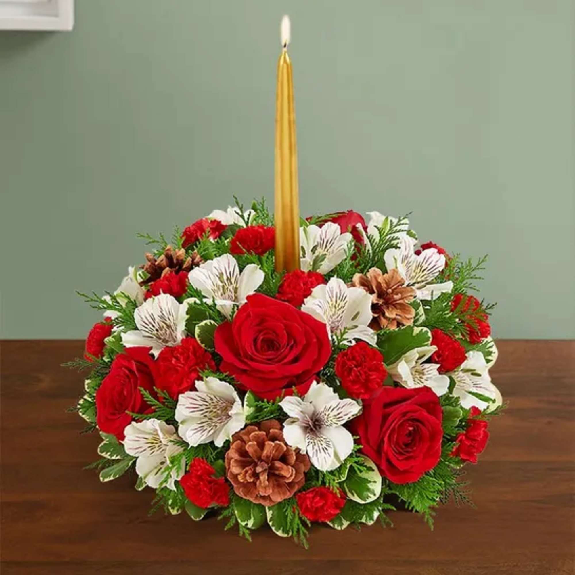 Our festive centerpiece brings a classic touch to all your holiday celebrations.
