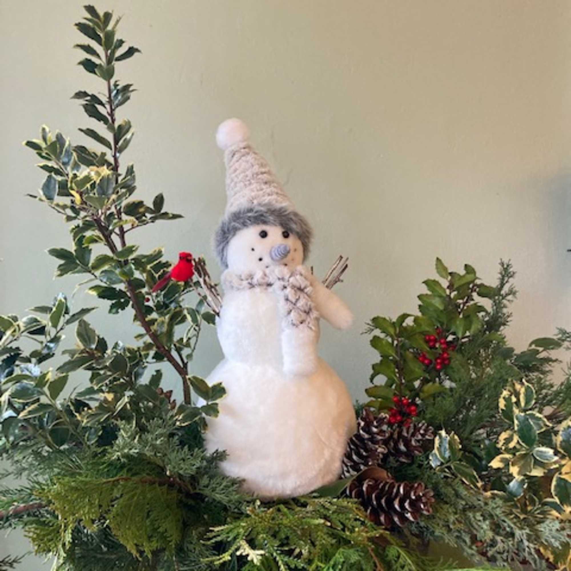 A perfect large-scale arrangement to bring winter warmth and cheer into any