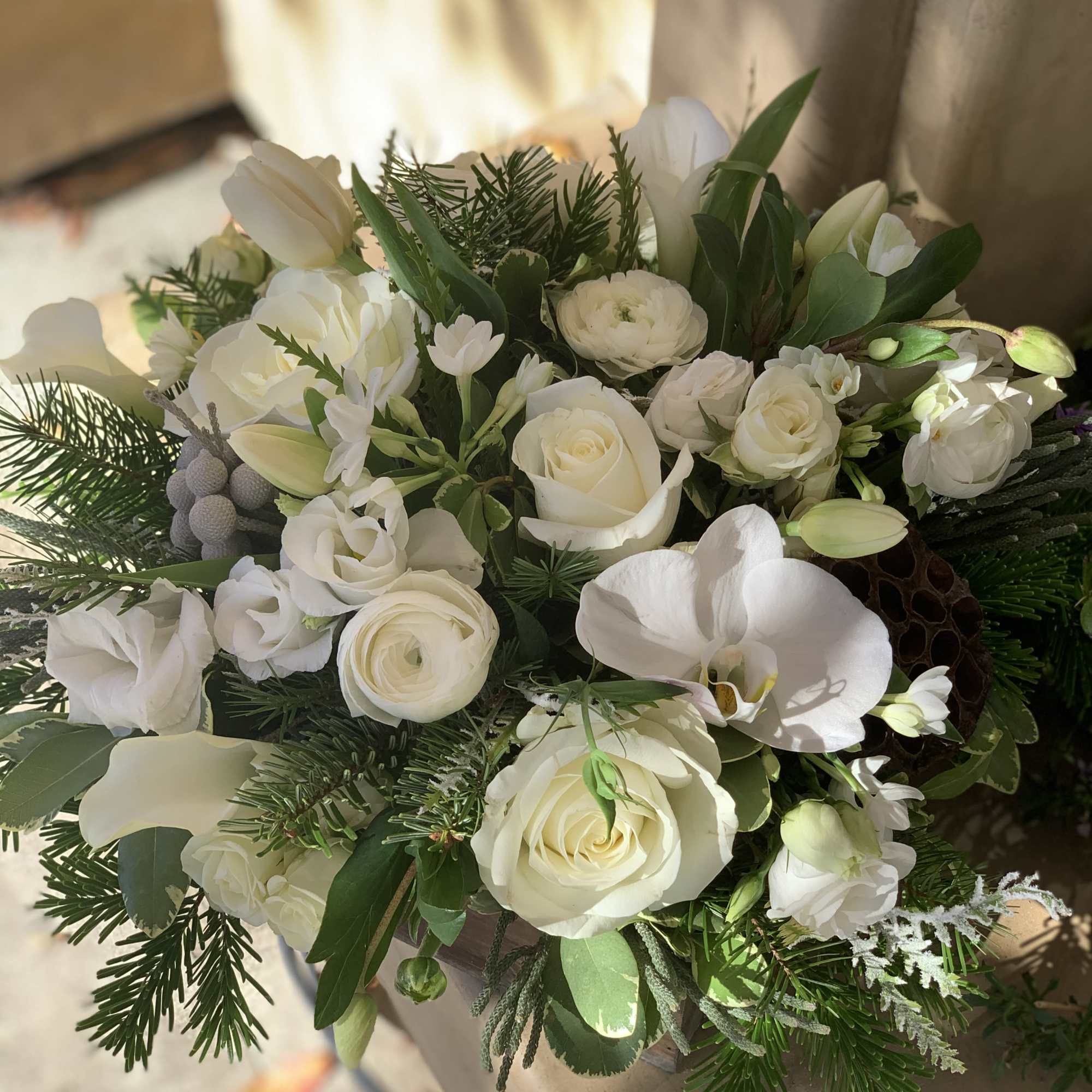 Classic take on whites and greens, clean with wintery touches , evergreens