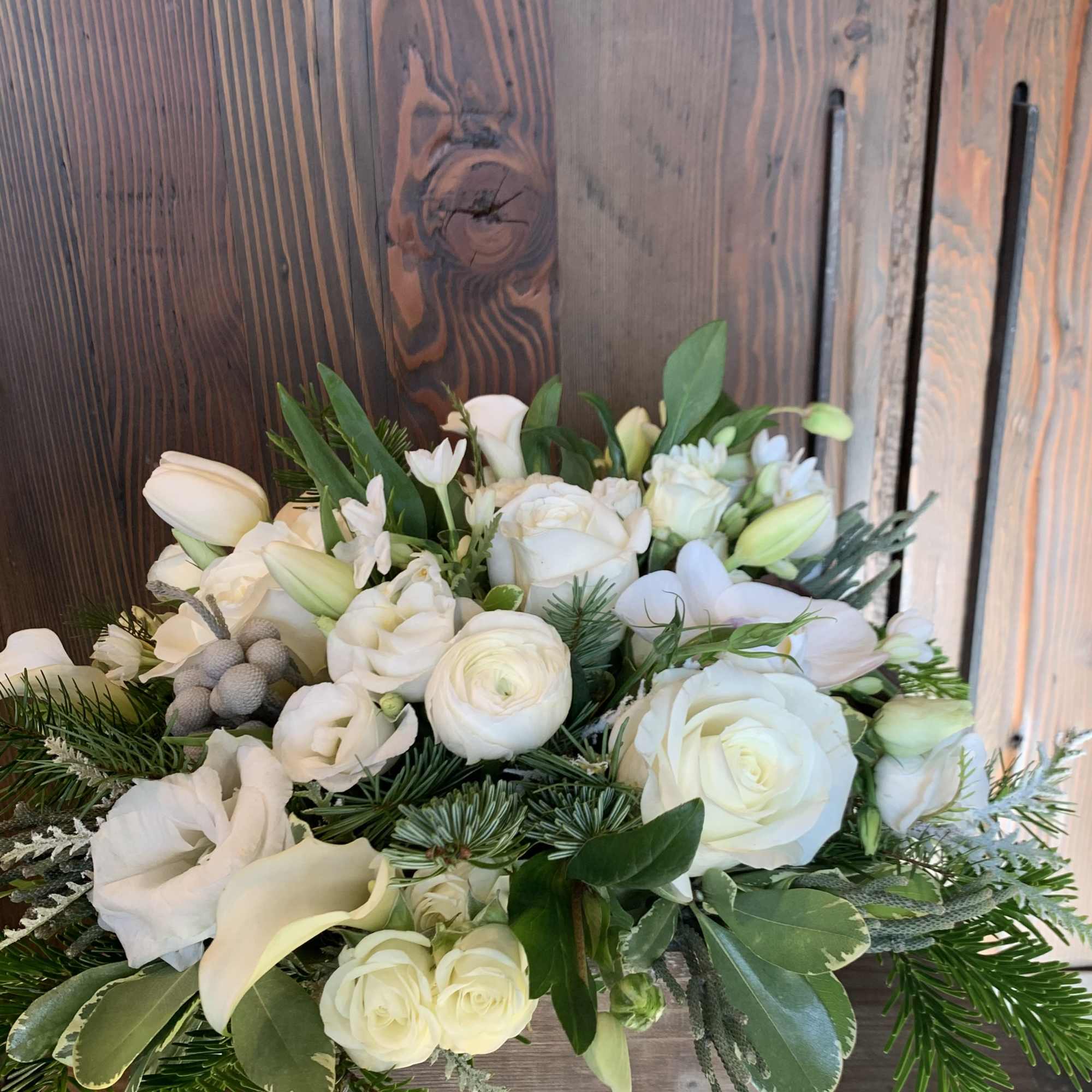 Classic take on whites and greens, clean with wintery touches , evergreens