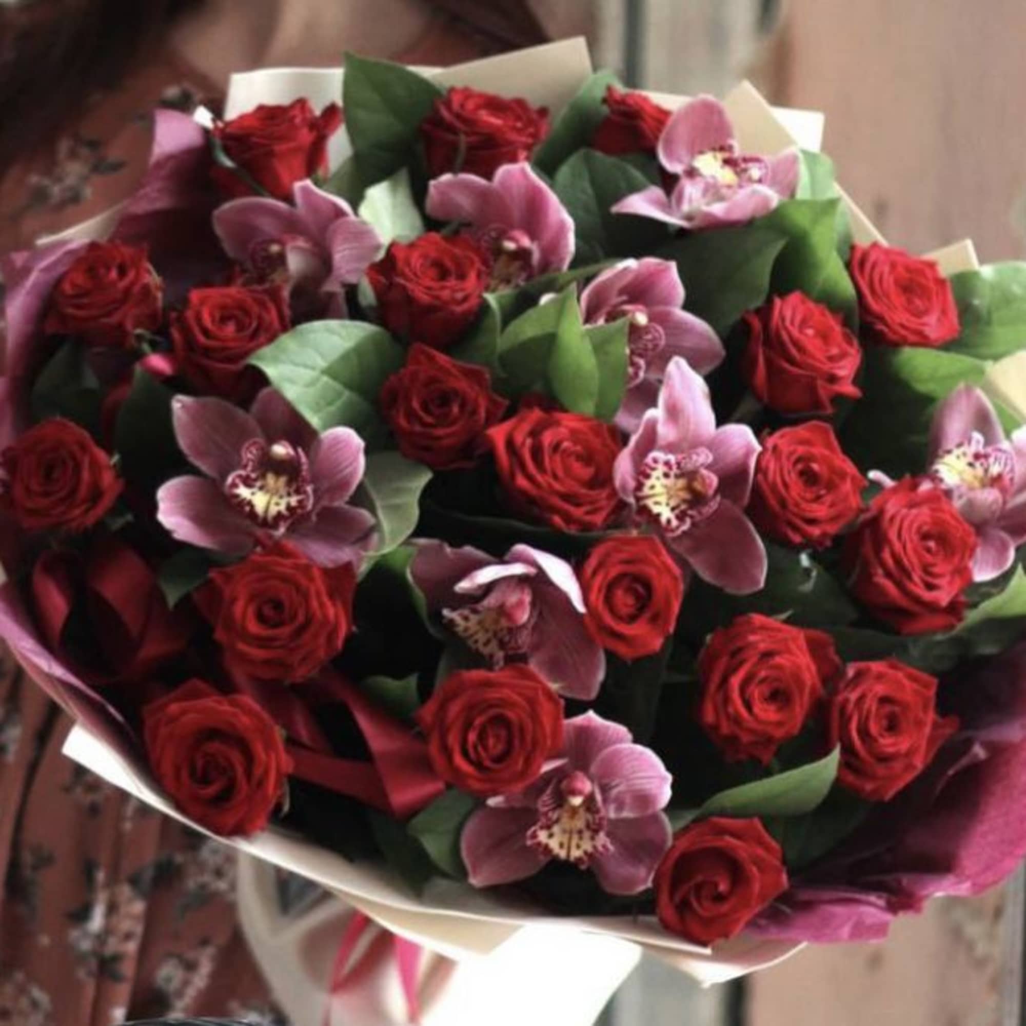 Basket of roses "you are in my heart".

Standard size - 9 rose