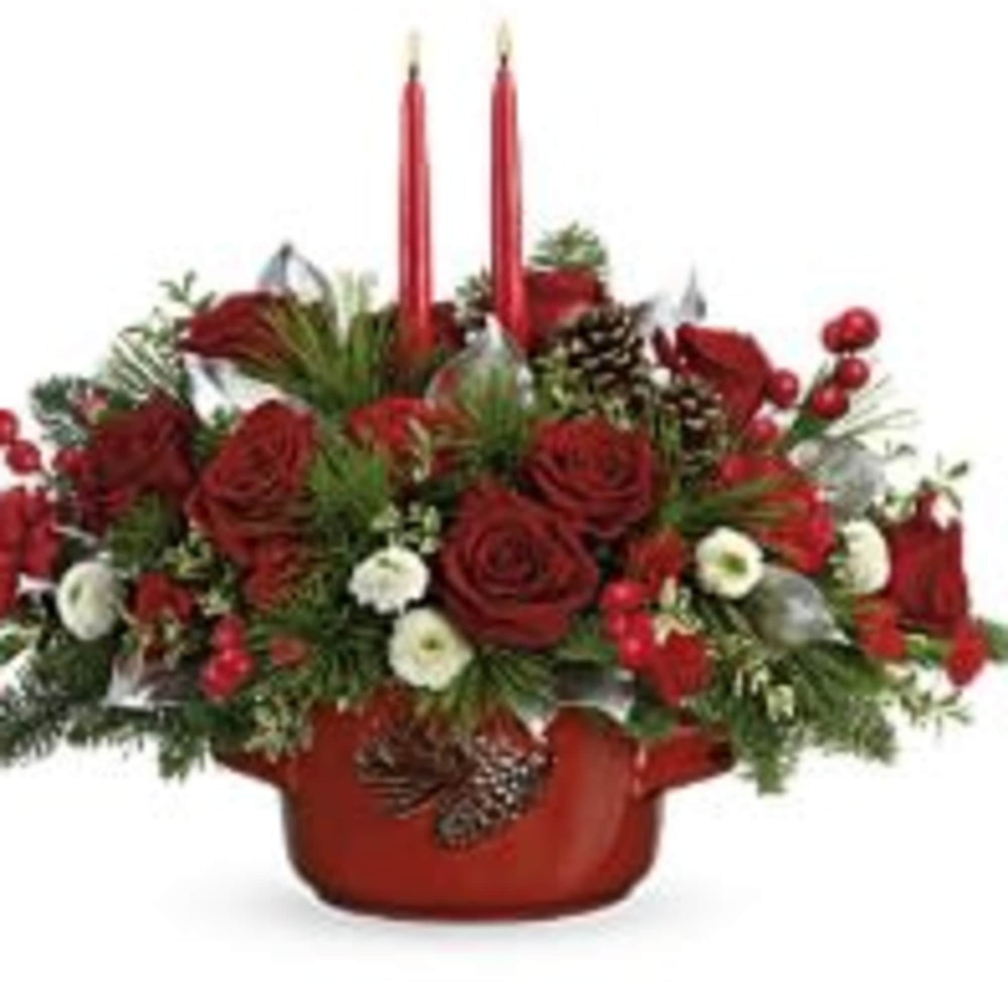 Reminiscent of a family heirloom, this stunning stoneware serving dish is food-safe