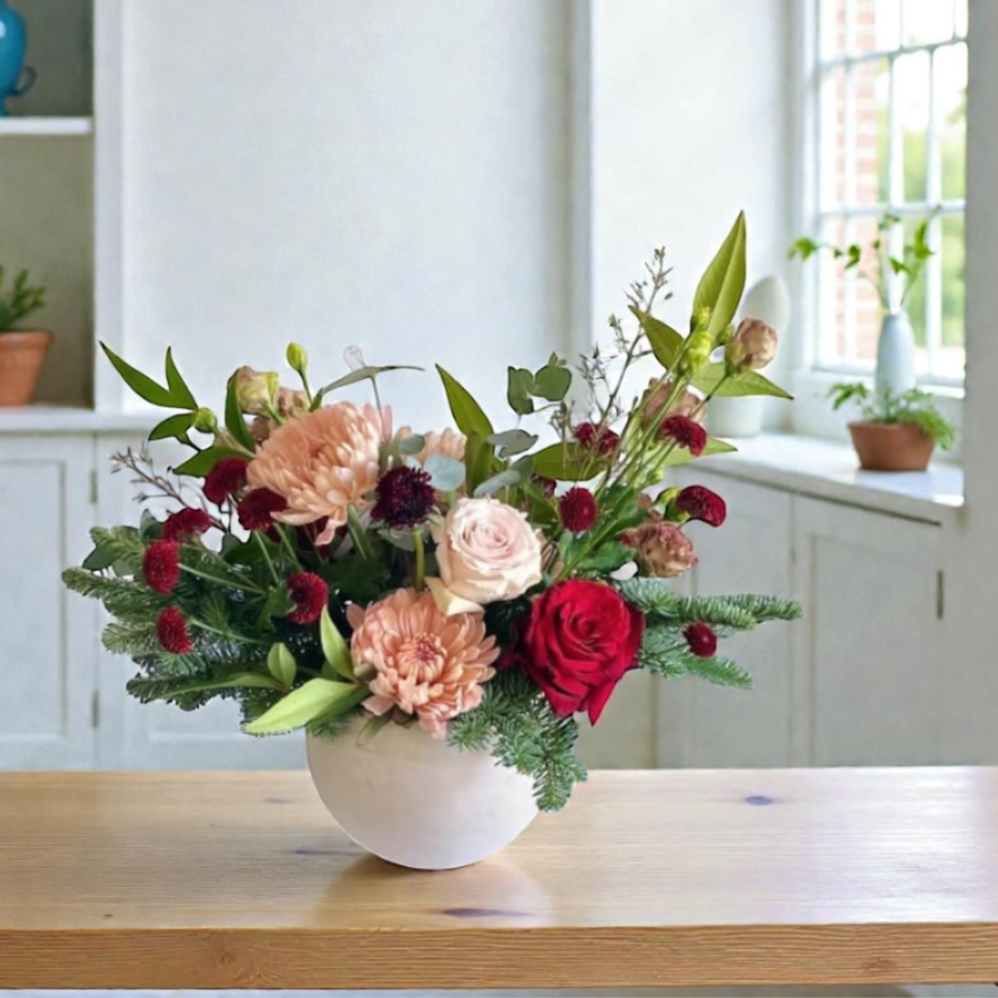 Winter vibes and warm colors for the holidays. Colors and flowers may