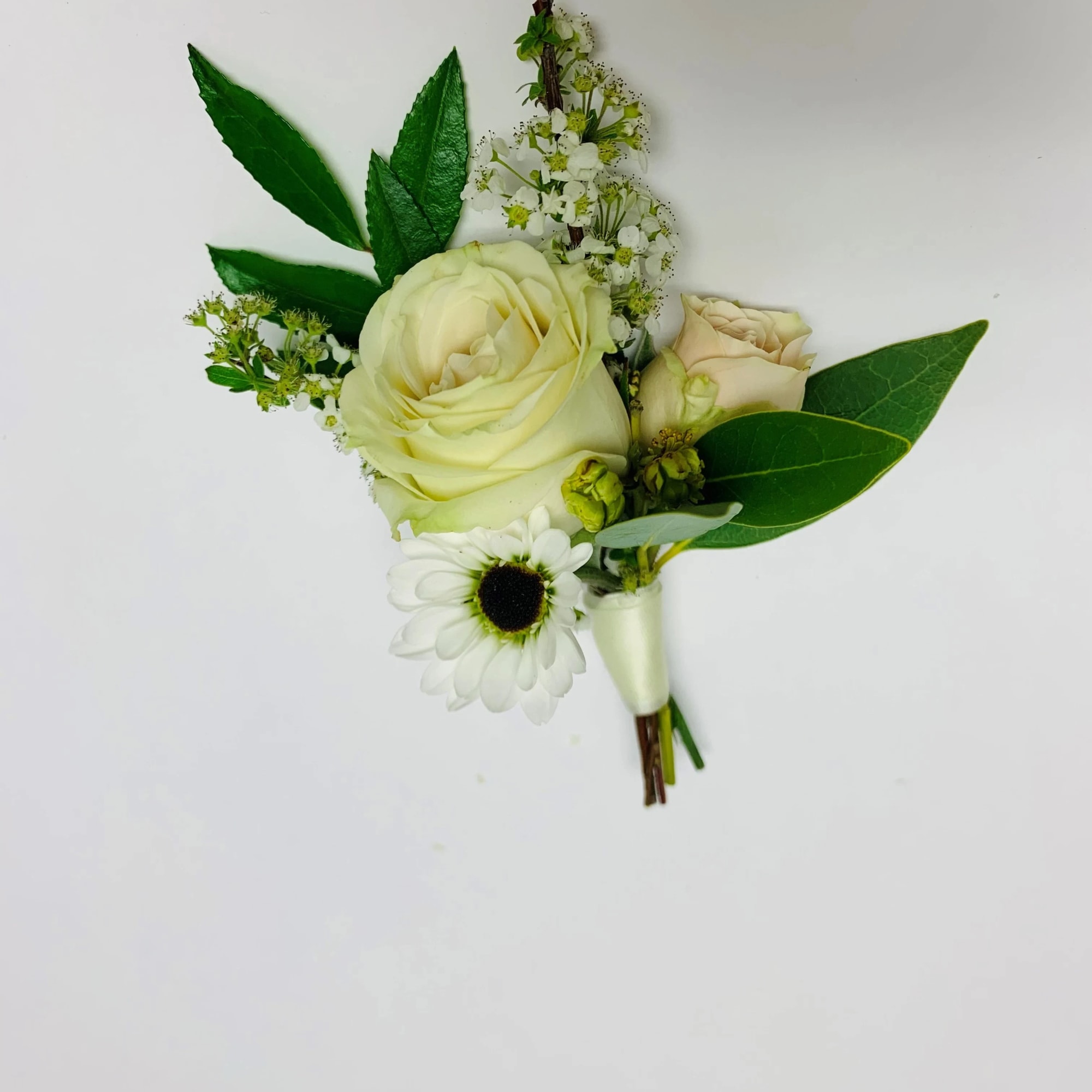 Tell us the color of the suit, tie or dress and we'll