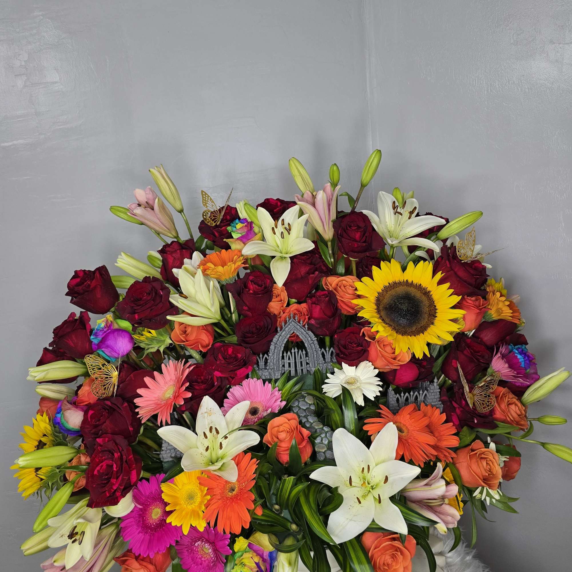  Mixed Floral Arrangement &ndash; Perfect for Lobbies, Offices &amp; Living Spaces