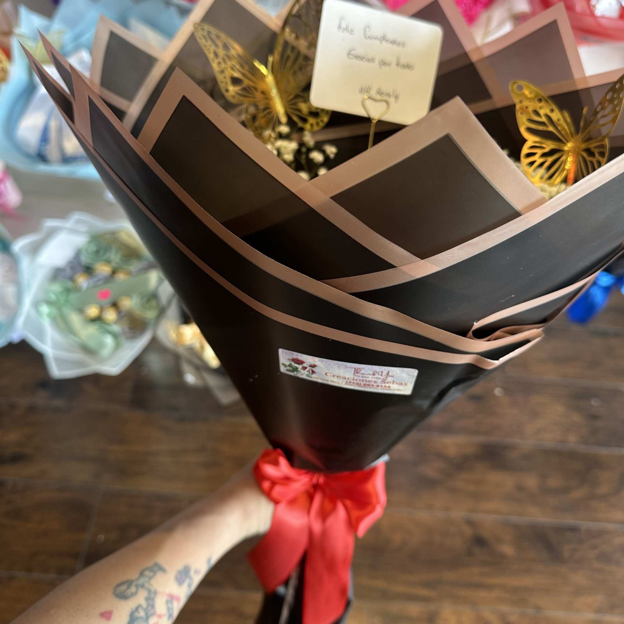 bouquet with 12 natural red roses