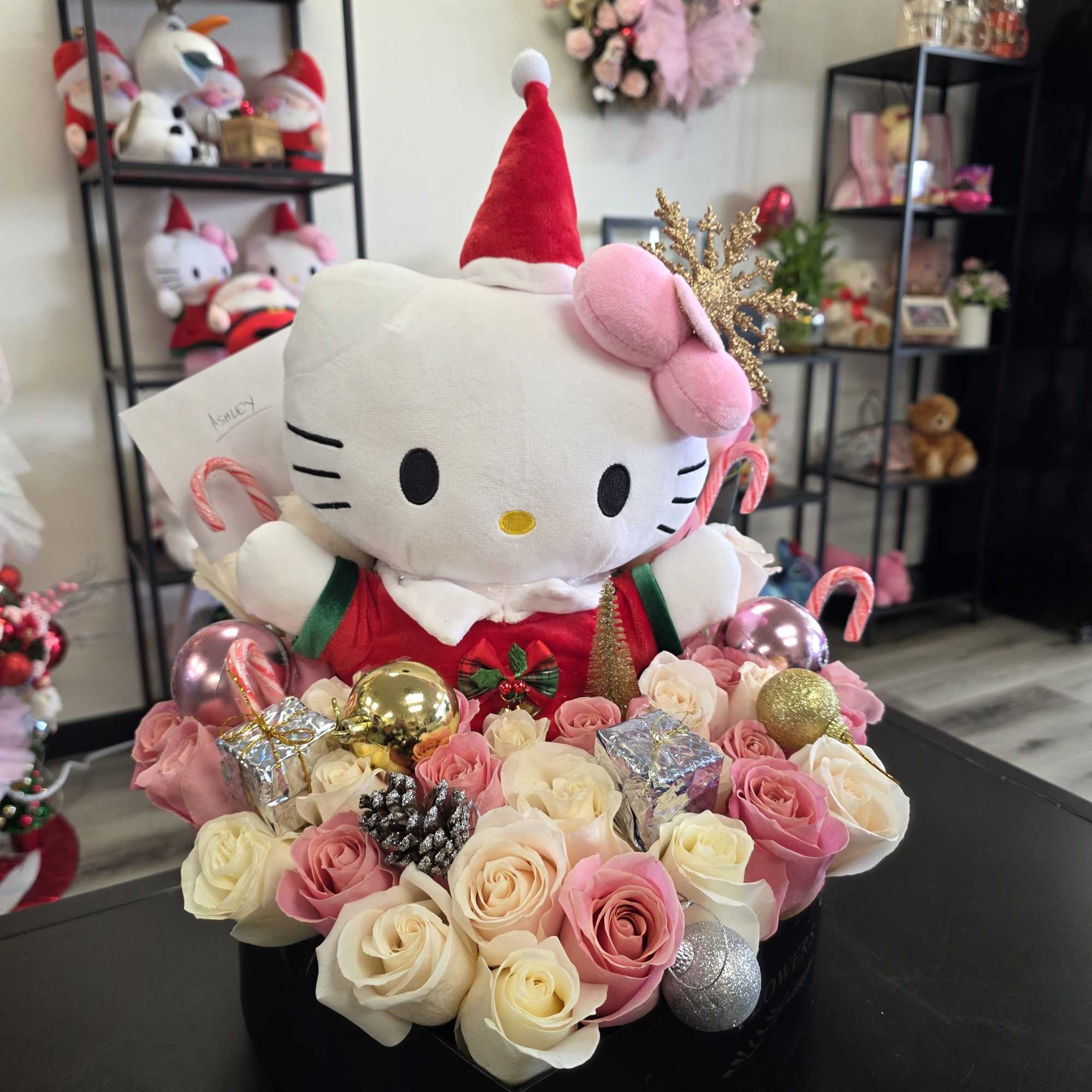 Bella caja dw corazon navide&ntilde;a con rosas de colores a elegir esferas