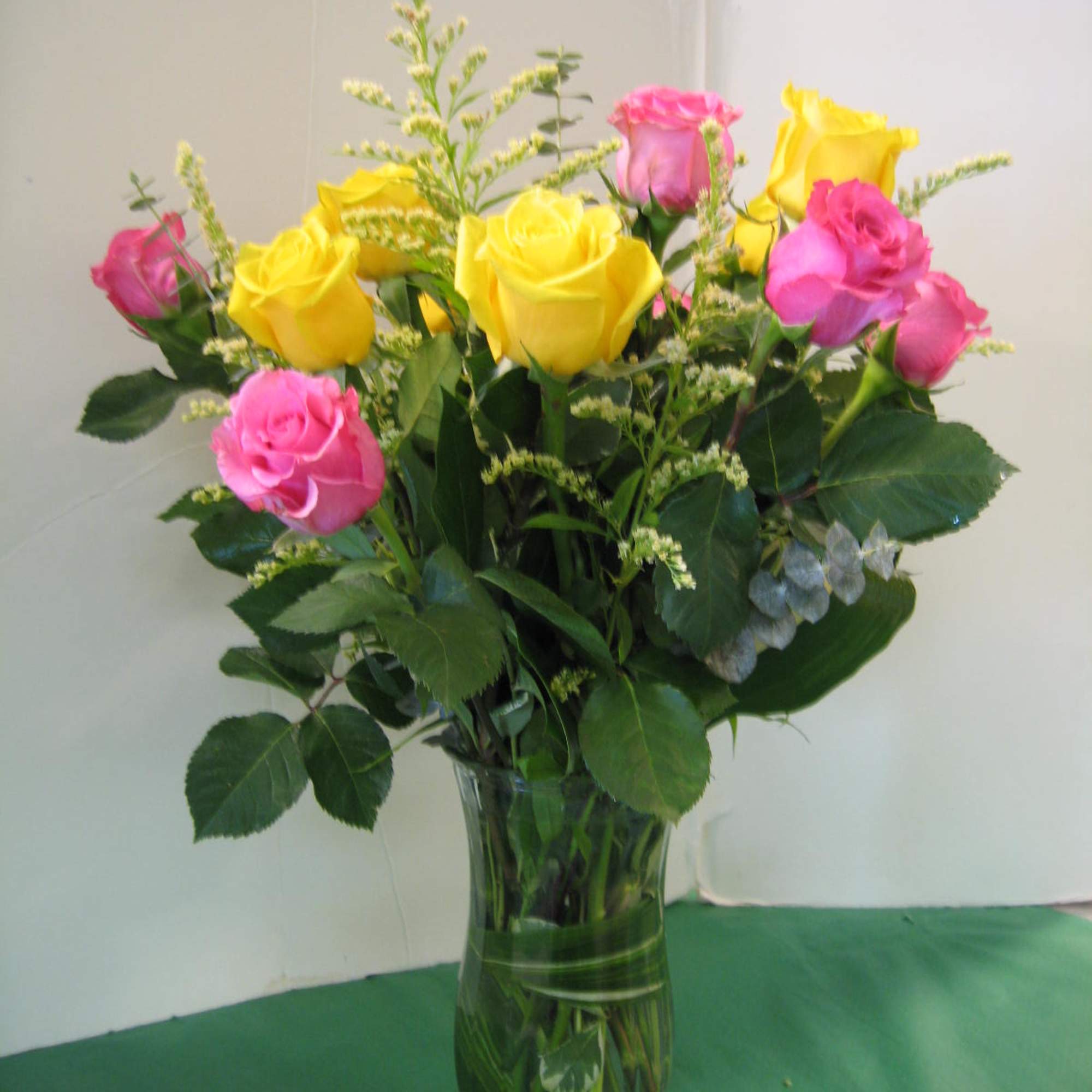 1 Dozen  Assorted  Colored Long Stem Roses,  Fancy Greens
Call