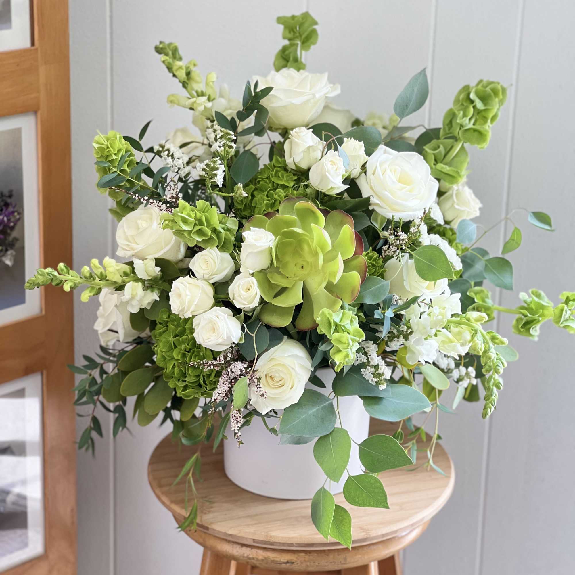 Beauty Bouquet &ndash; Elegant White and Green Floral Arrangement with Succulent |