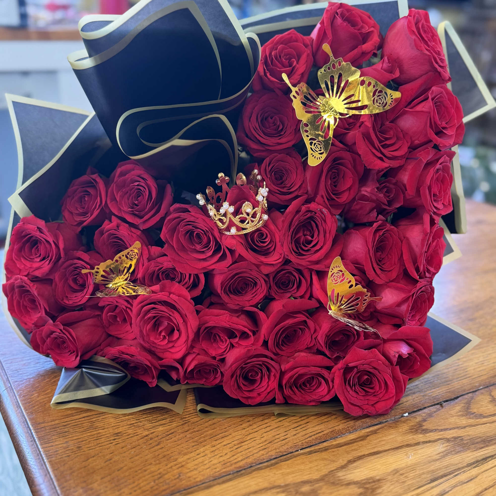 Designed with love and intention, this heart-shaped Ramo Buch&oacute;n bouquet features 19