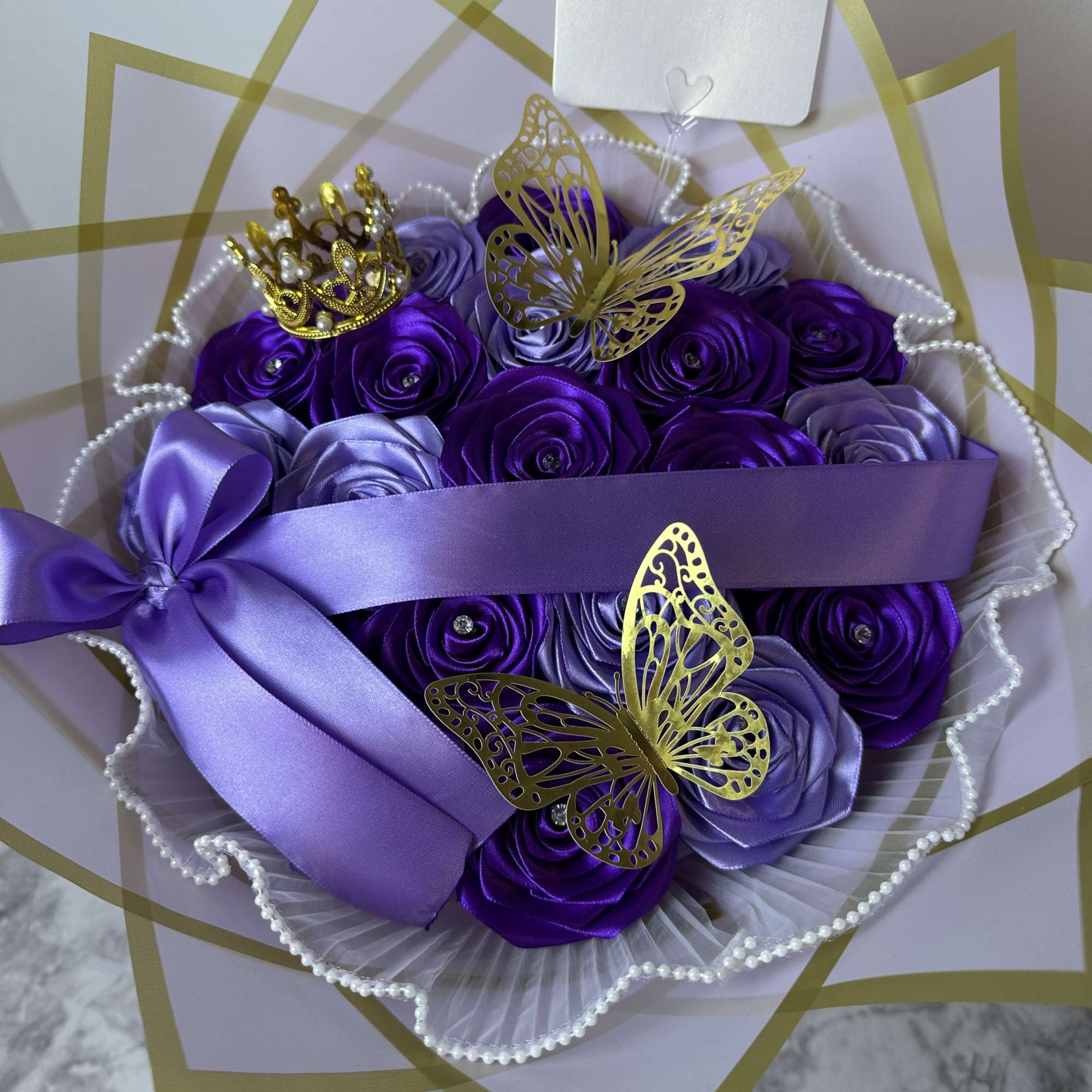 Eternal bouquets with purple roses in different shades with a personalized message