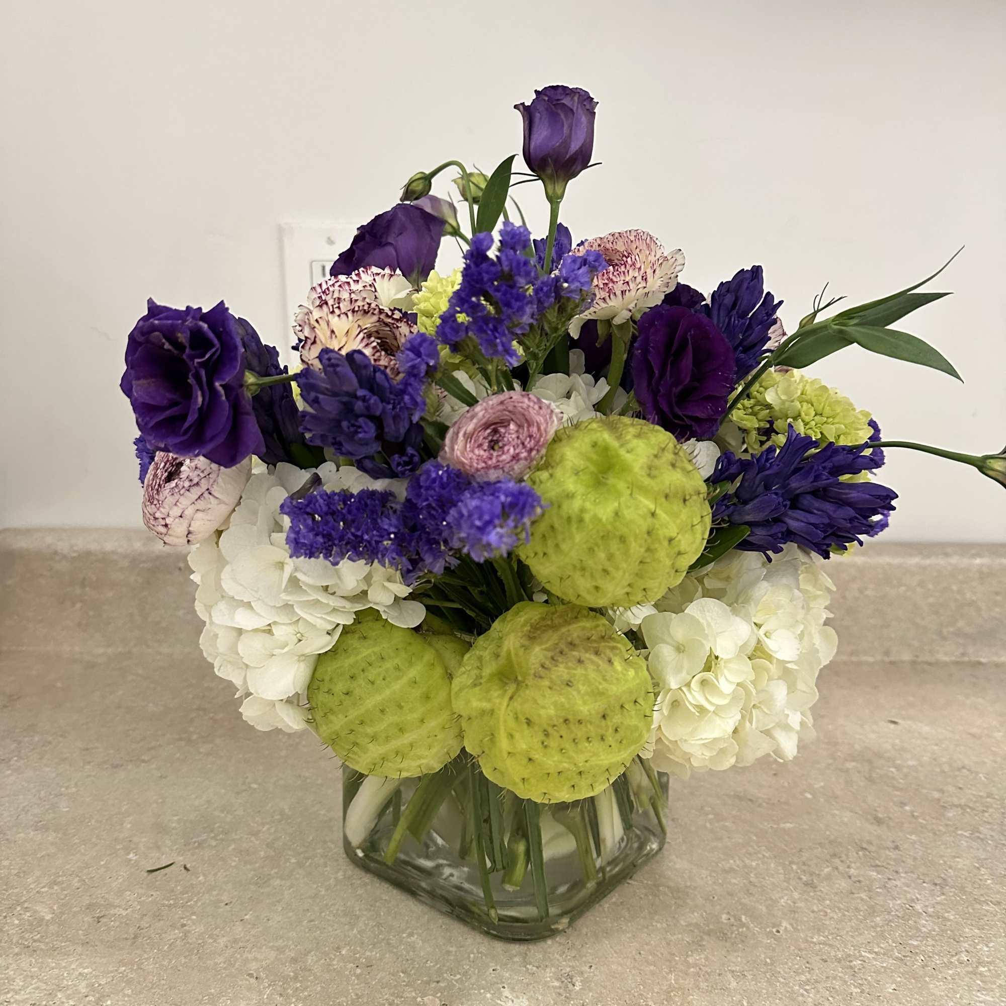 Unique white and purple colors, the perfect color combination with a touch