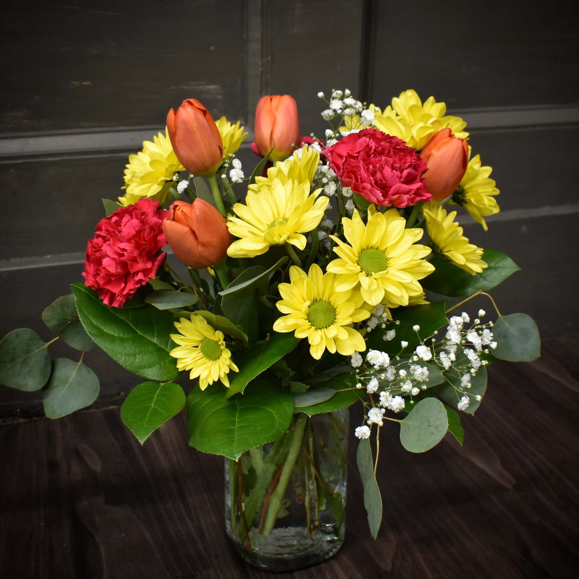 *COLORS MAY VARY DUE TO CURRENT INVENTORY*
A cutie patootie vase for your