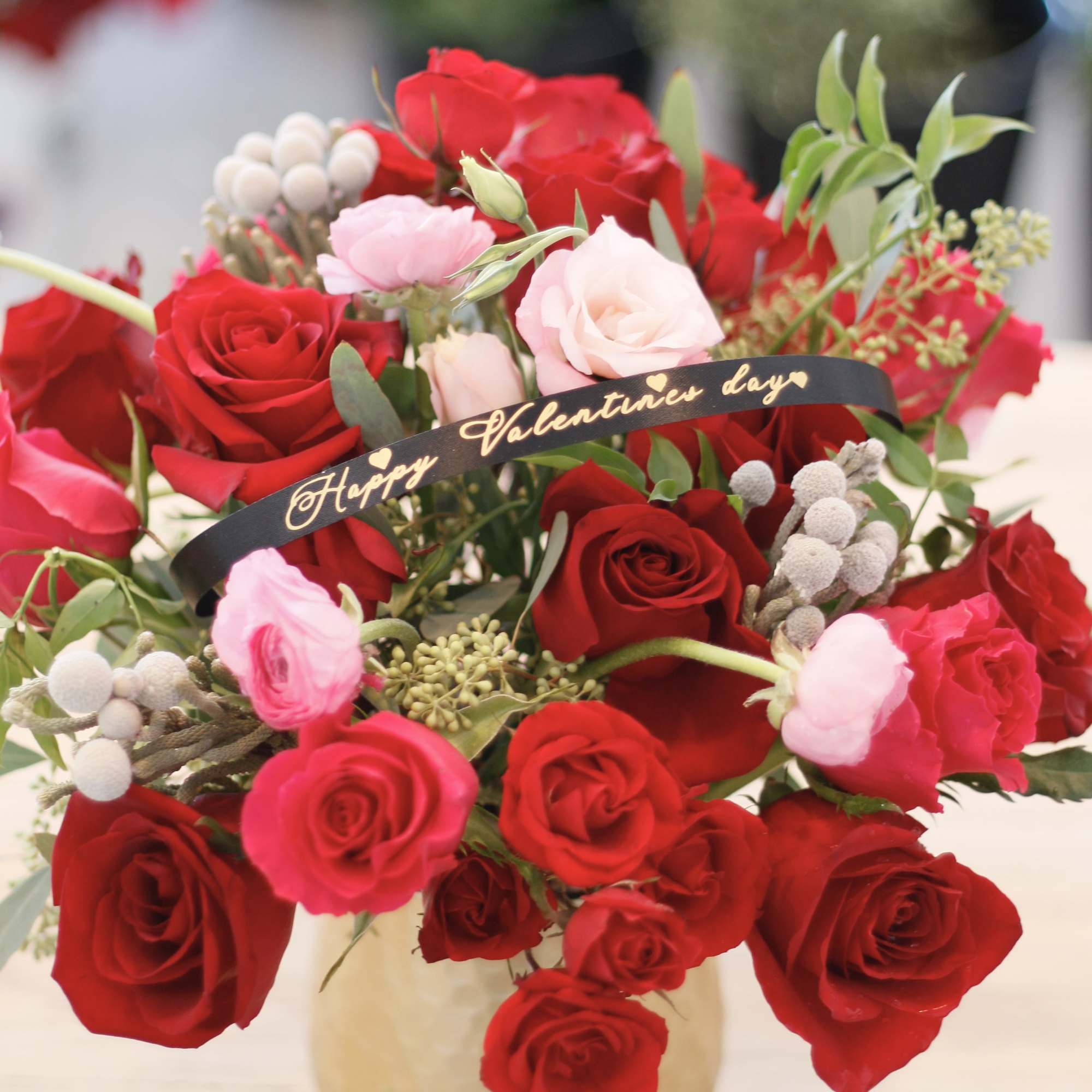 Color combinations that are perfect for Valentine&rsquo;s Day.

The gold vase is also