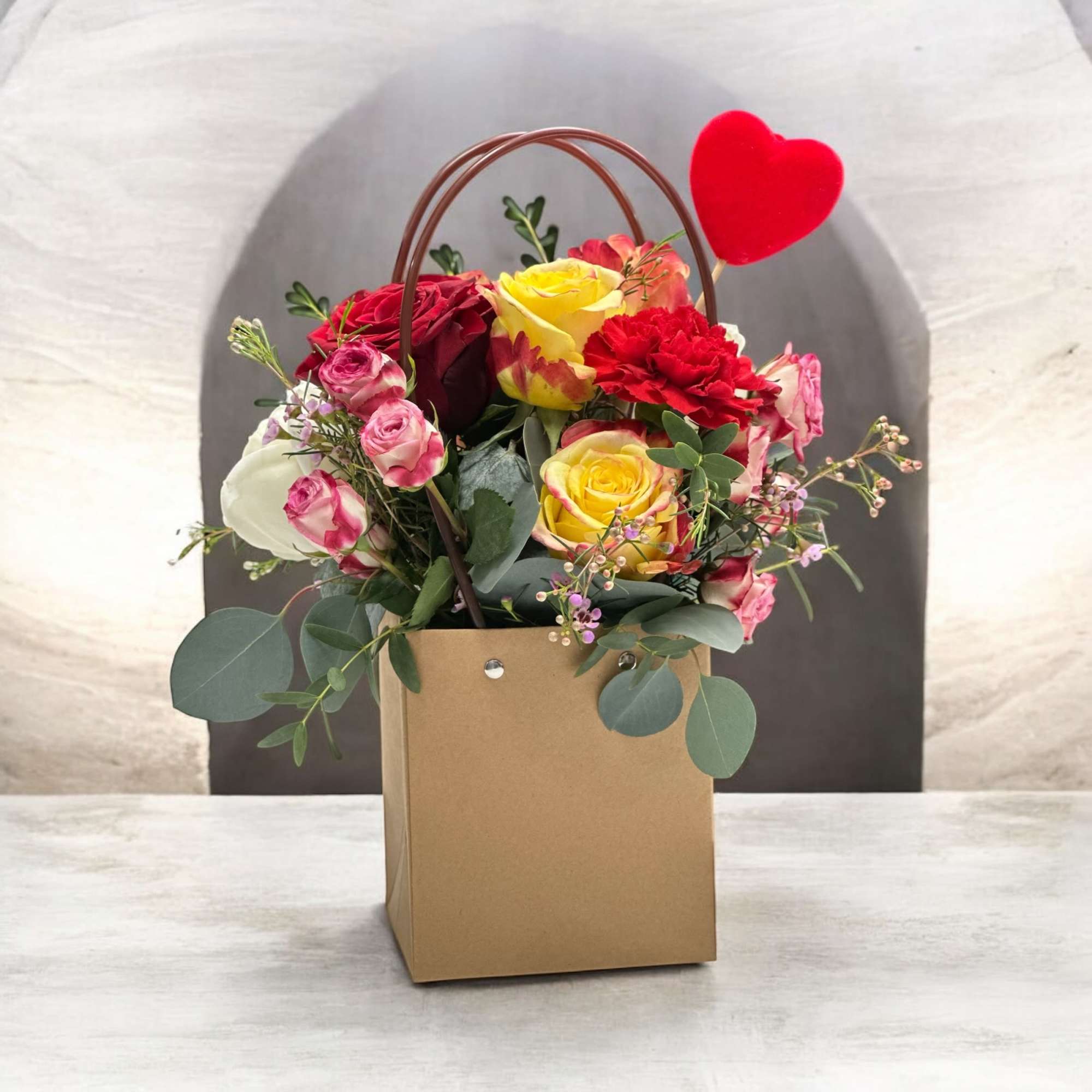 A charming Valentine&rsquo;s Day floral arrangement designed with love.

Handcrafted using fresh seasonal