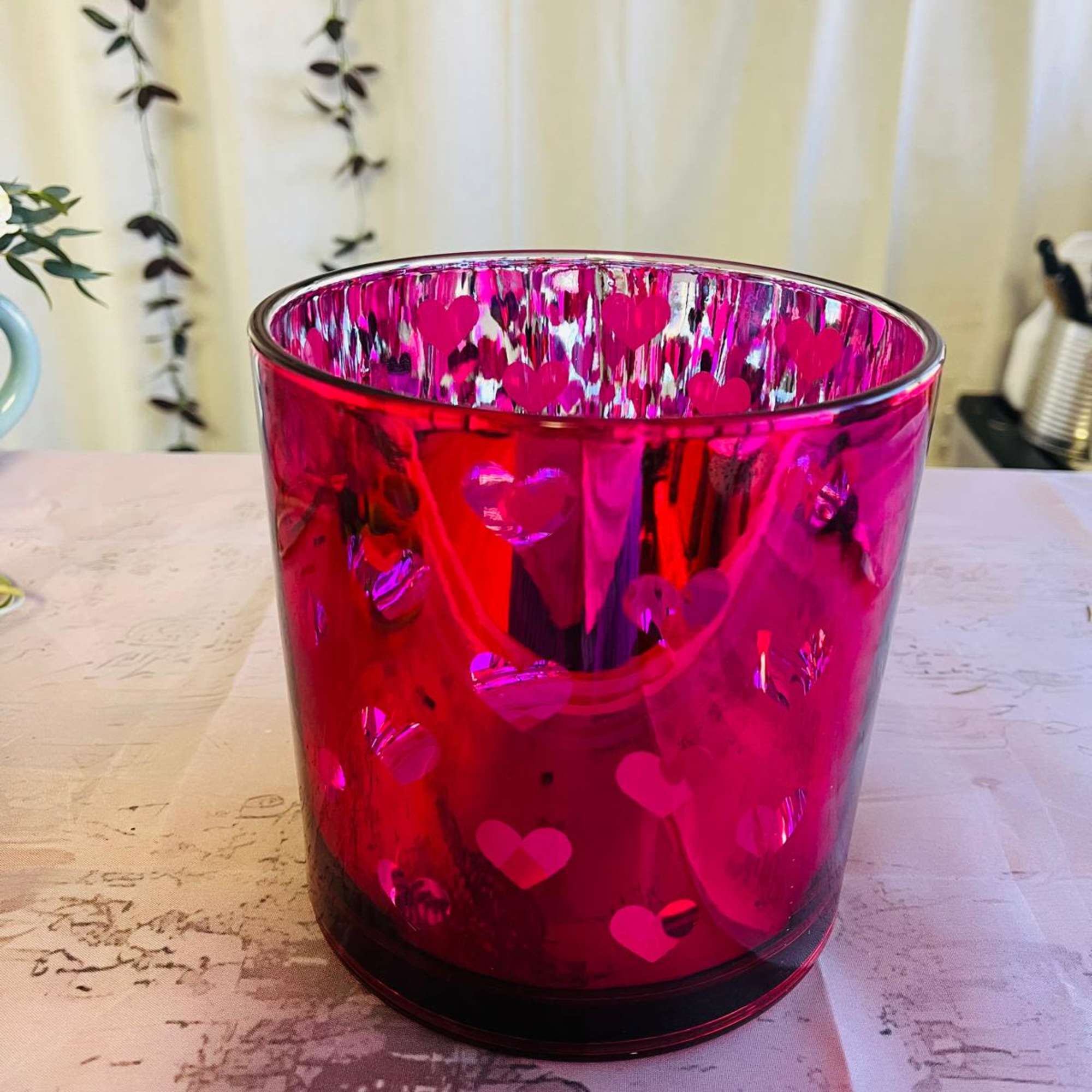 The vow of love

Sweetheart Surprise
Celebrate love with this romantic arrangement featuring classic