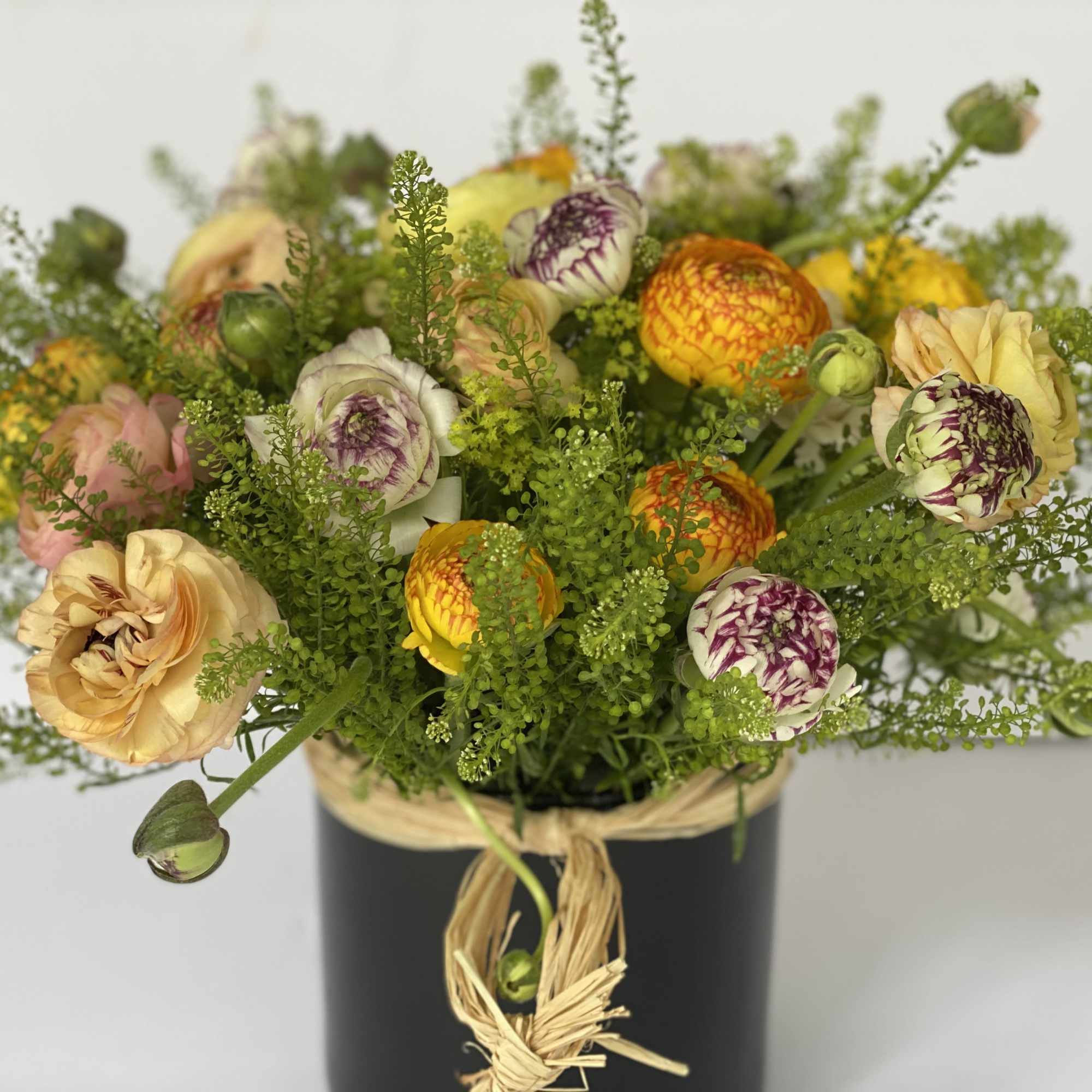 This lush composition is surrounded of green bells, and a mixed of