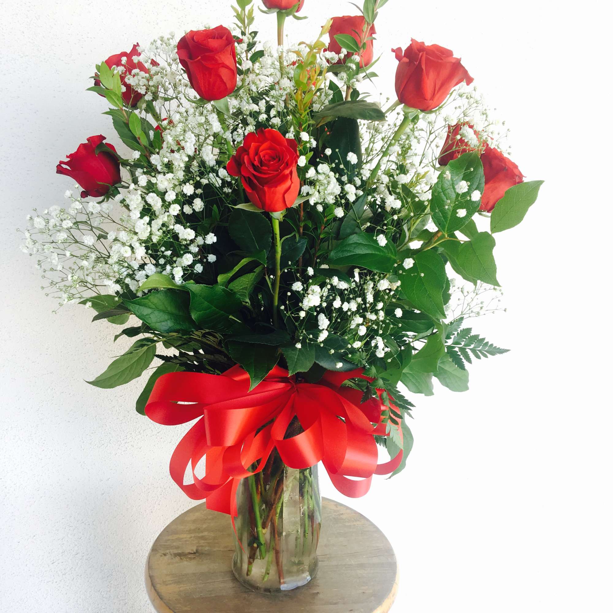 For classic romance, a dozen red roses is always the perfect choice.