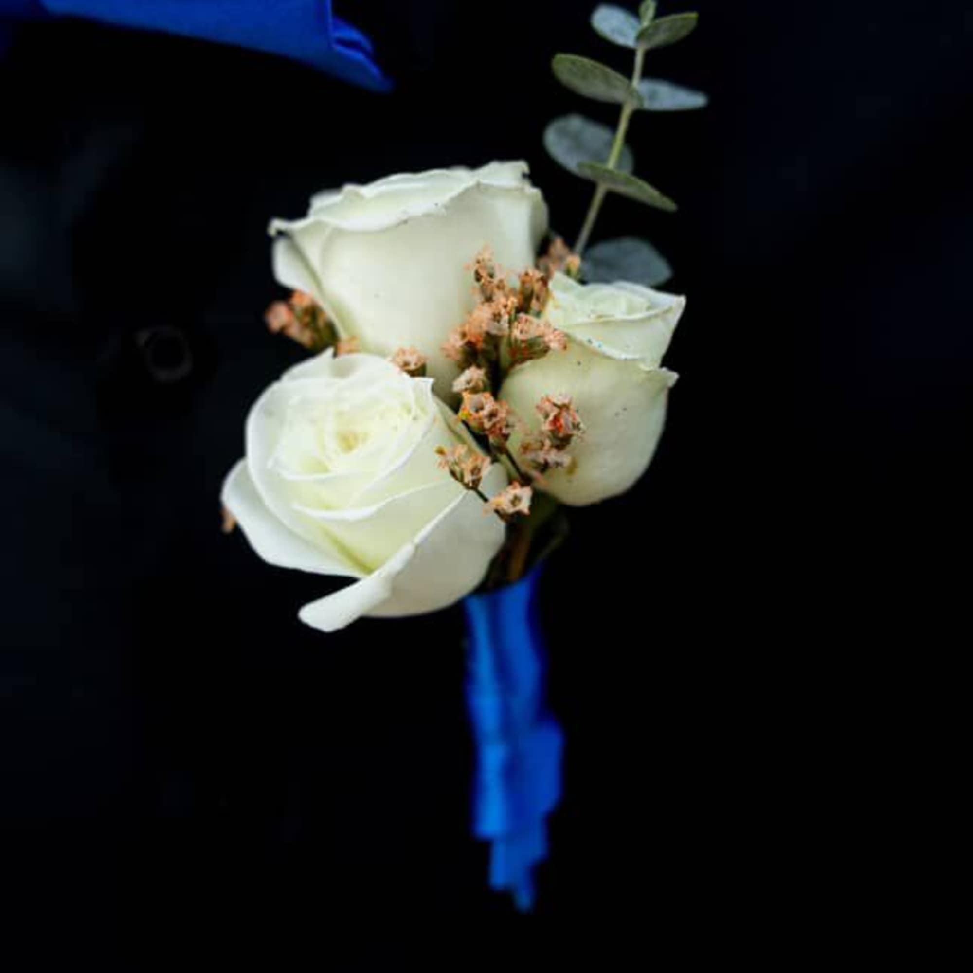 1 corsage, 1 matching boutonniere, and 1 prom bouquet