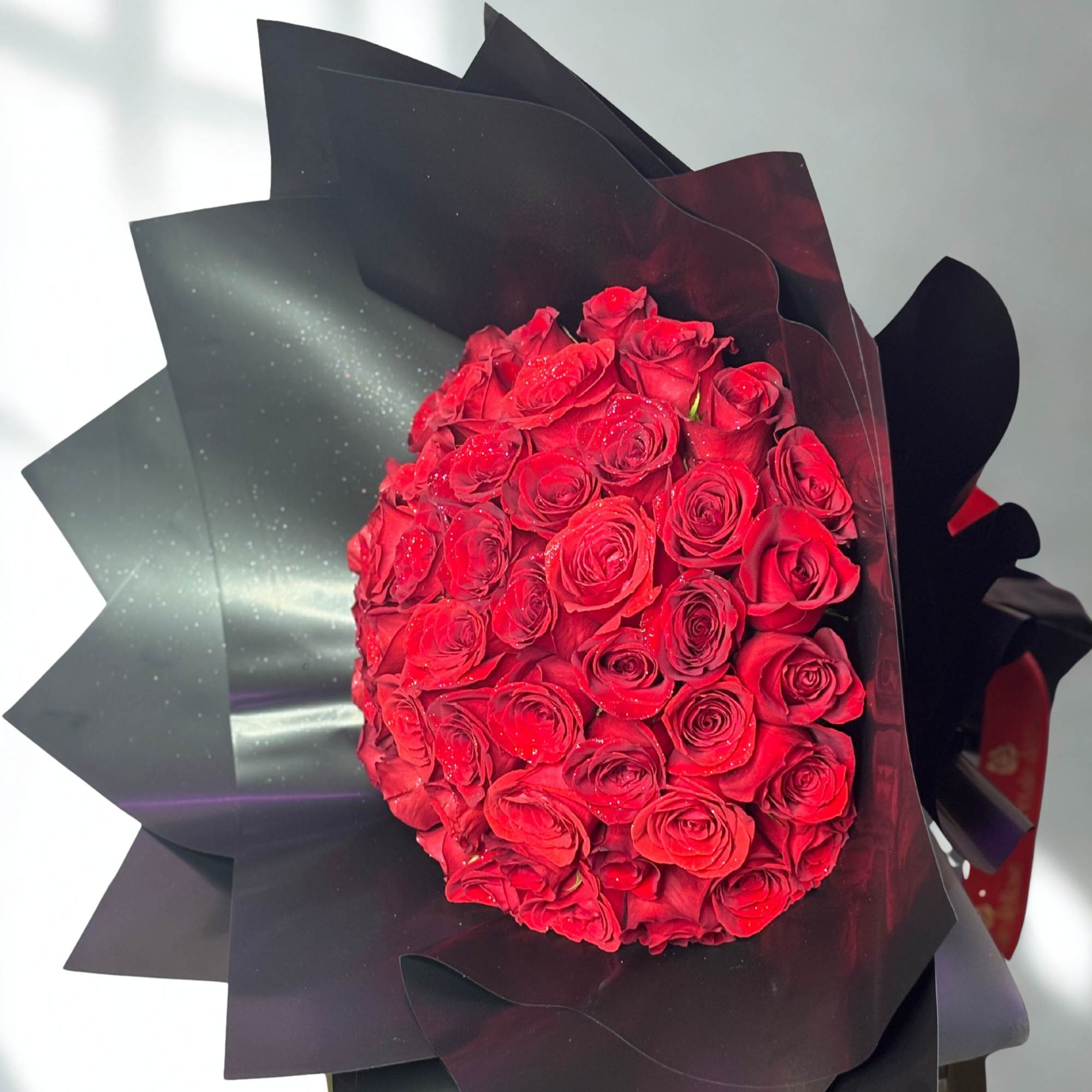 Traditional bouquet red roses 