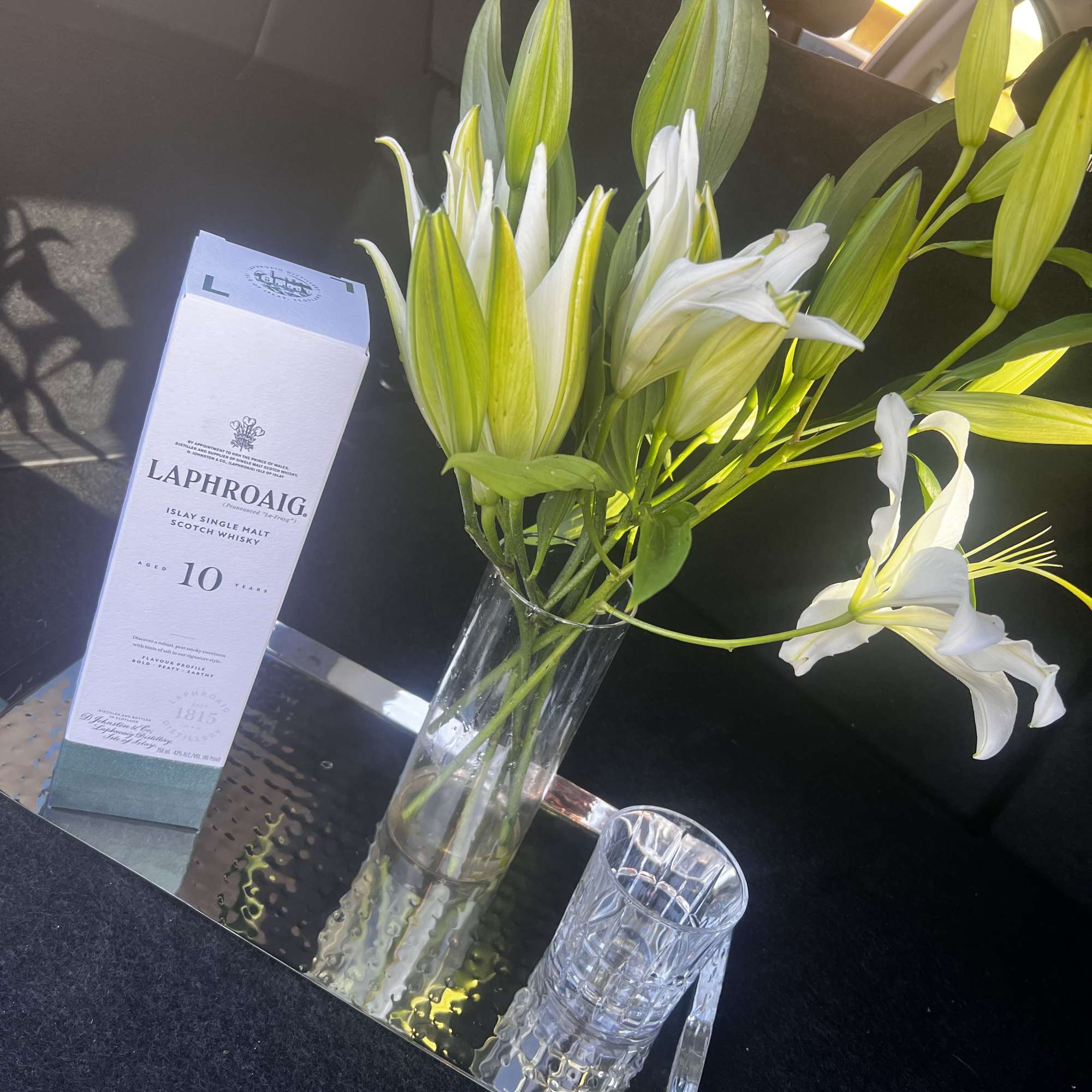 Pre-order your Valentine boozy bouquet or arrangement