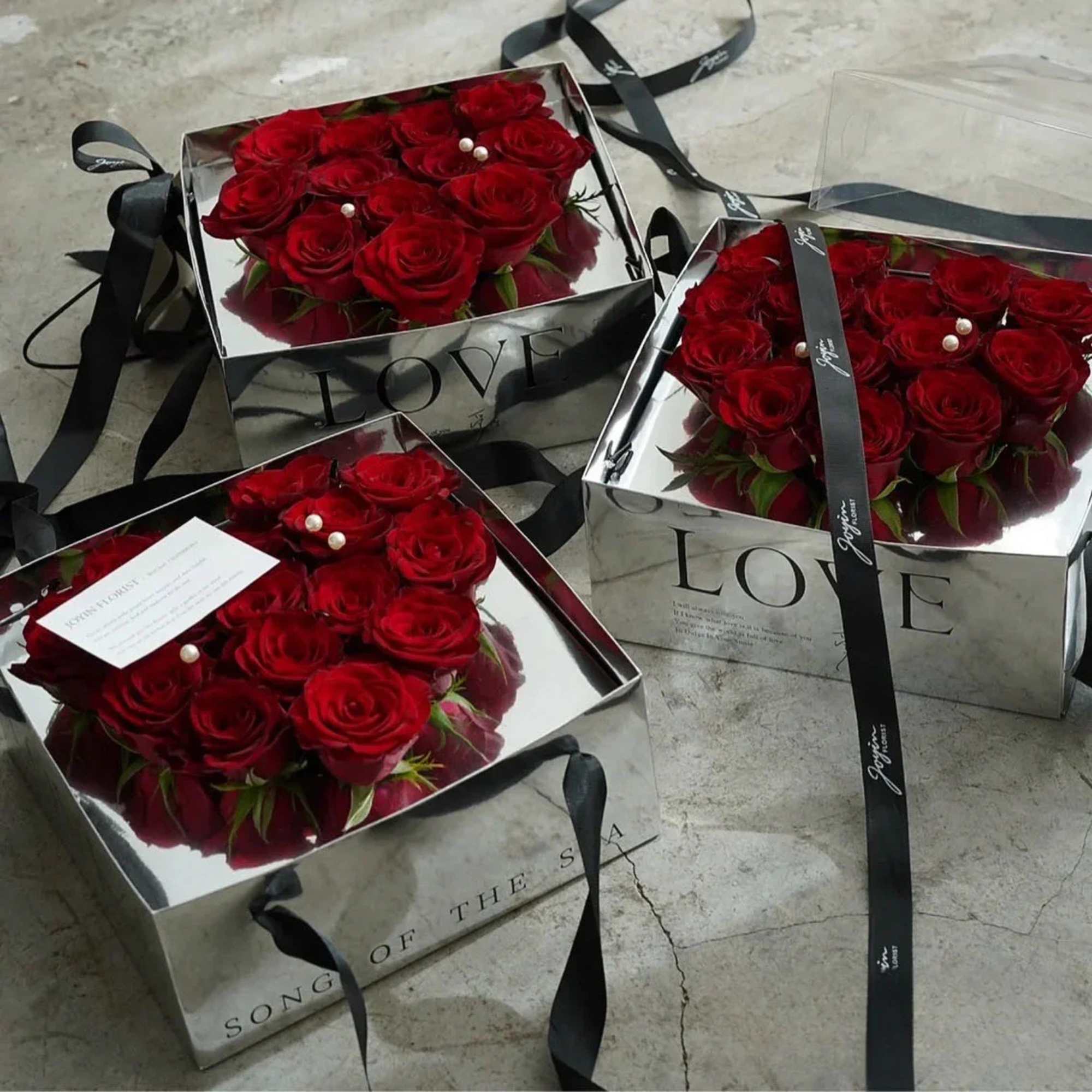 Limited Edition - Valentine's heart shaped Equador red roses 12-14 stems in