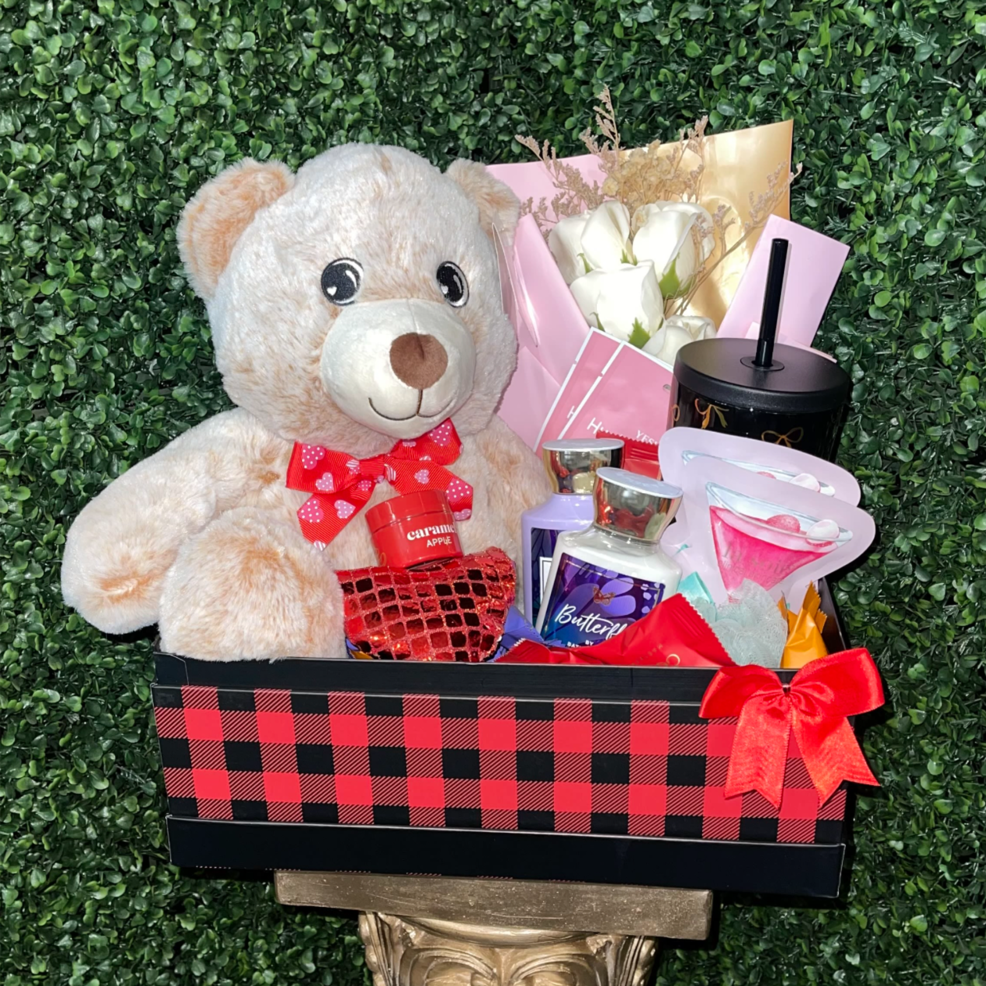 Surprise her this Valentine&rsquo;s Day with a delightful gift basket that radiates