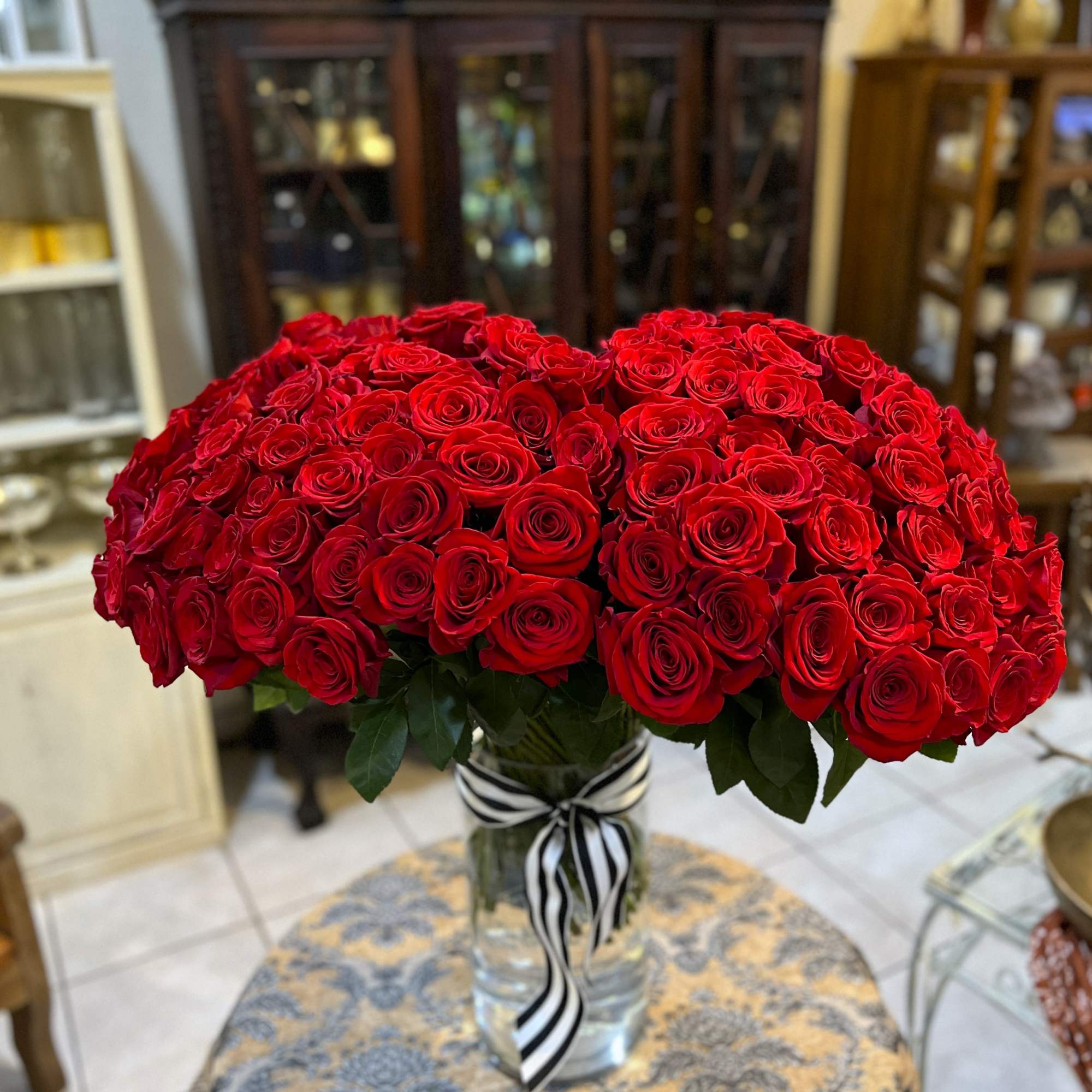 When only the best will do, send this stunning bouquet of 100