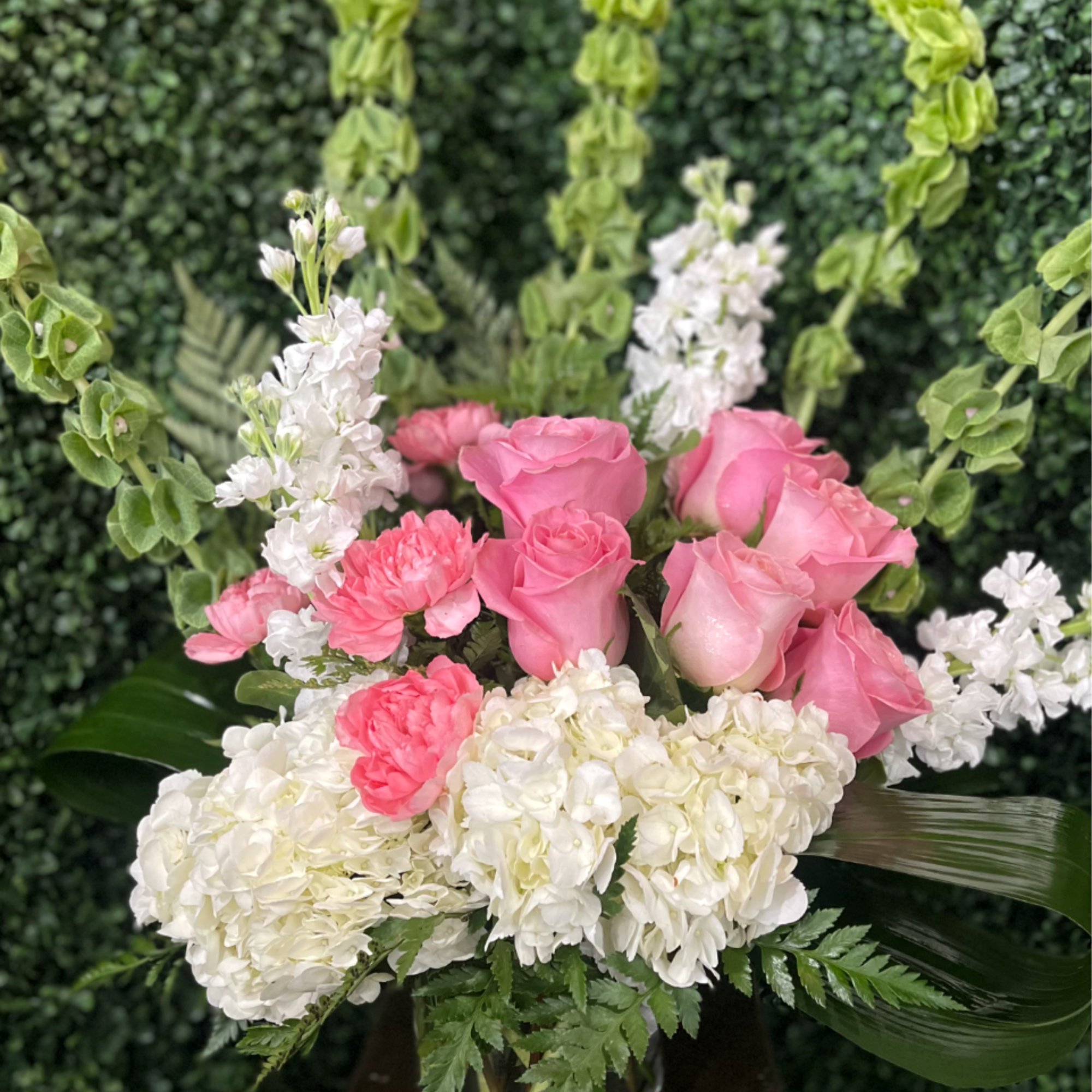 A pink luxury arrangement? Sign us up. Instead of sending standard red