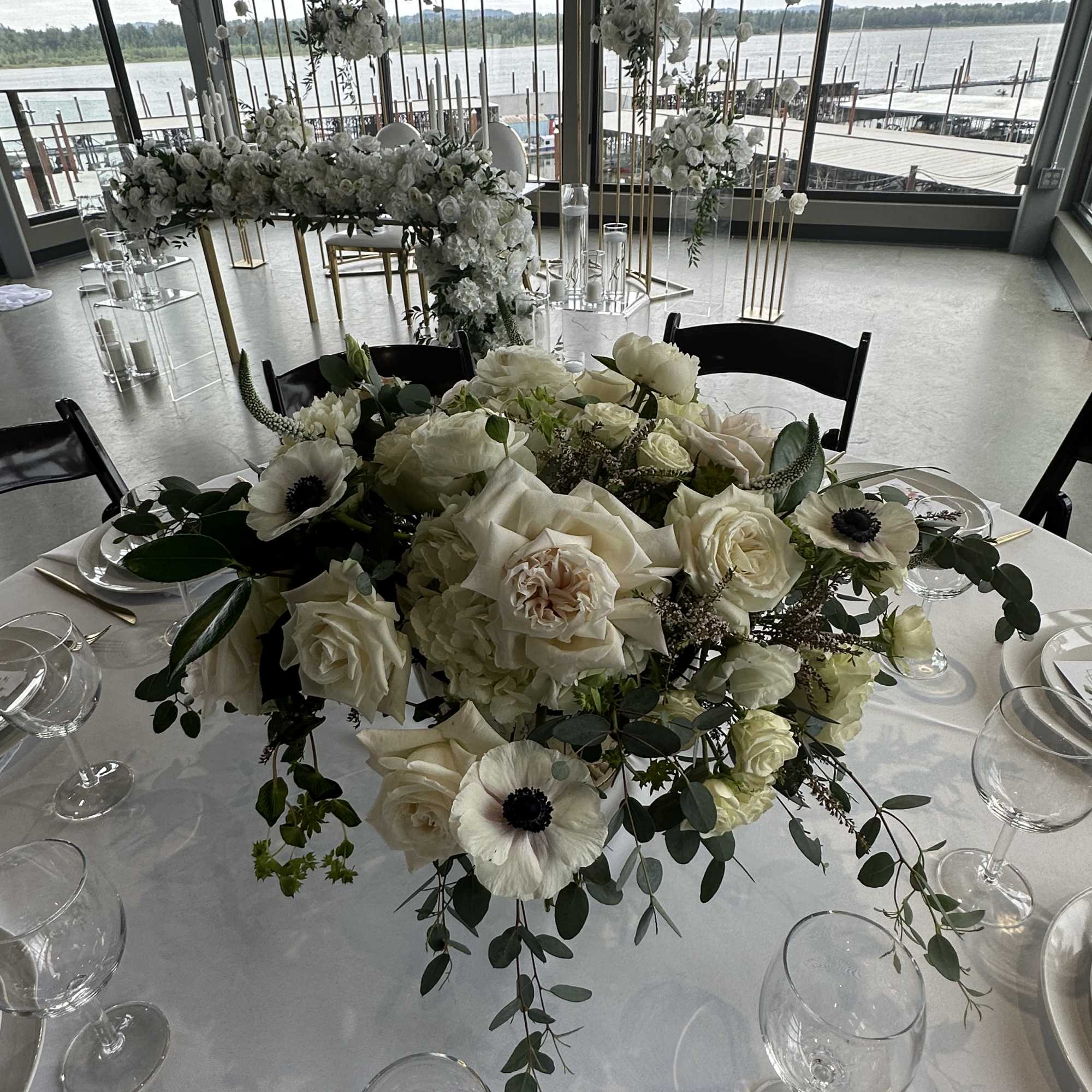 An elegant ,high -end centerpiece  designed for luxury events and refined