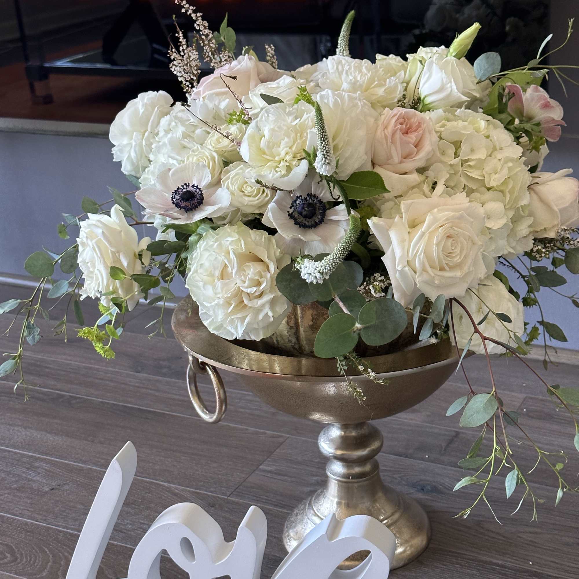 An elegant ,high -end centerpiece  designed for luxury events and refined