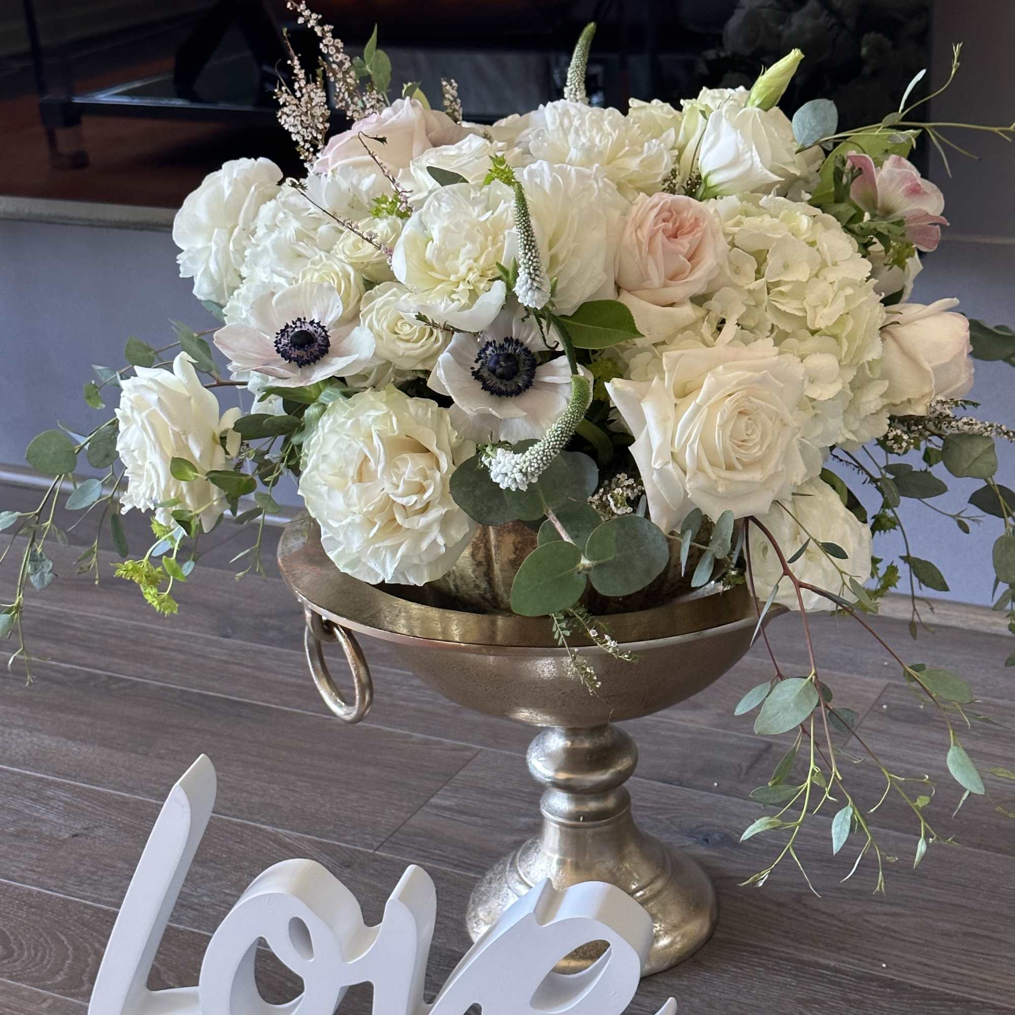 An elegant ,high -end centerpiece  designed for luxury events and refined