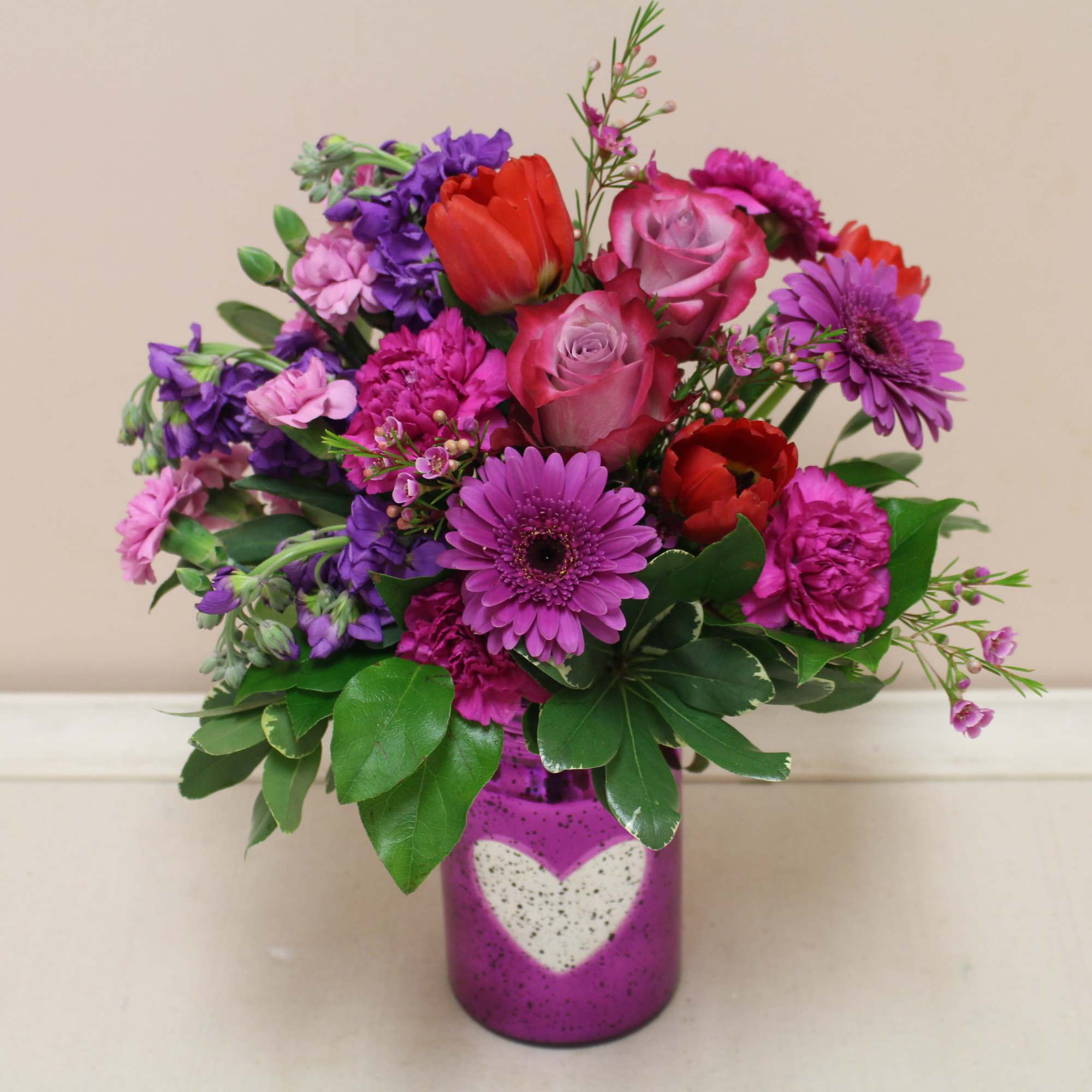 a mix of feminine blooms is like a breath of fresh air!