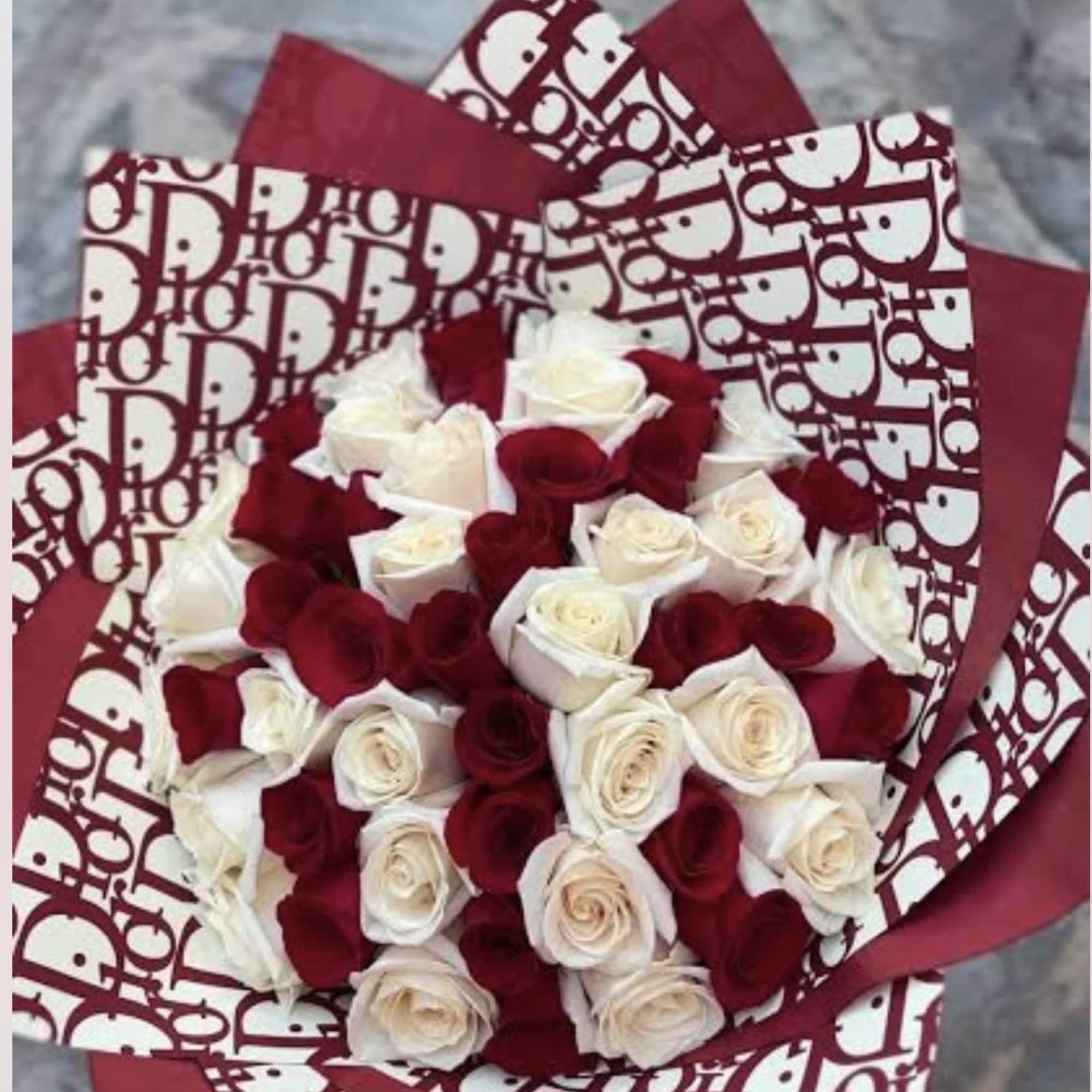 Luxury long roses include butterfly and crow
Standar 50 roses
Delux 75 roses
Premium 100