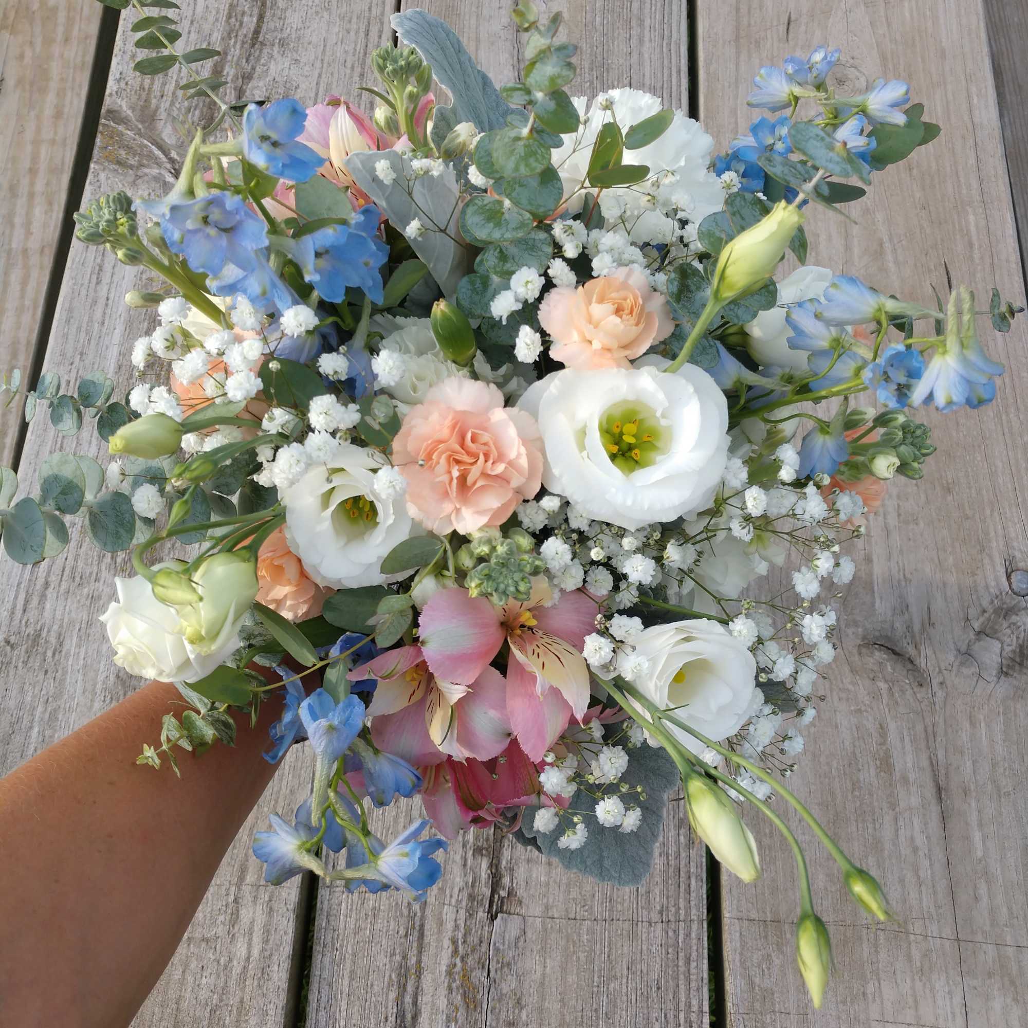 12 Months Subscription - Loose Bouquet of designers choice. Does not include