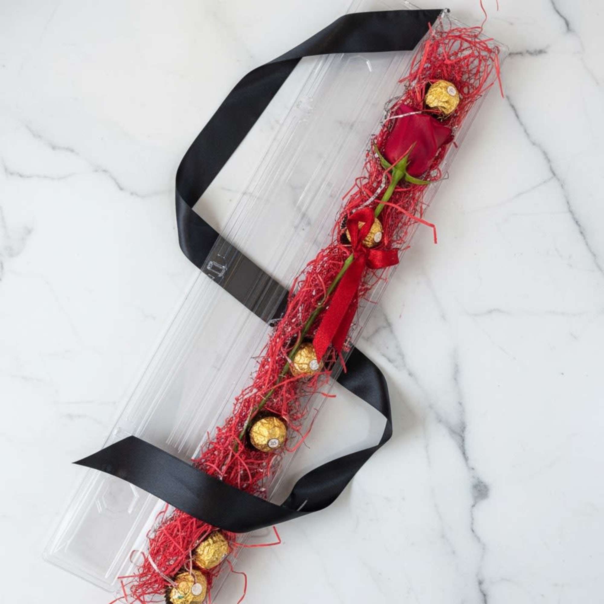 Simple. Romantic. Completely intentional.
This Valentine&rsquo;s Day keepsake features a single premium rose